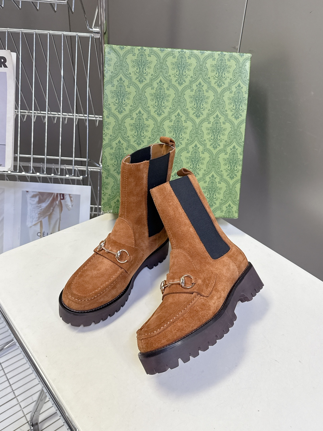 GUCCI古驰秋冬最新款一脚蹬短靴 不得不说G家这一季真的太酷了！经典的鞋型 细节处无不彰显品牌logo