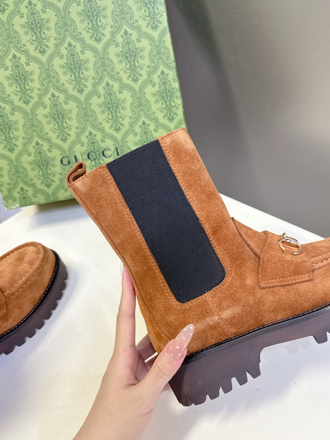 GUCCI古驰秋冬最新款一脚蹬短靴 不得不说G家这一季真的太酷了！经典的鞋型 细节处无不彰显品牌logo