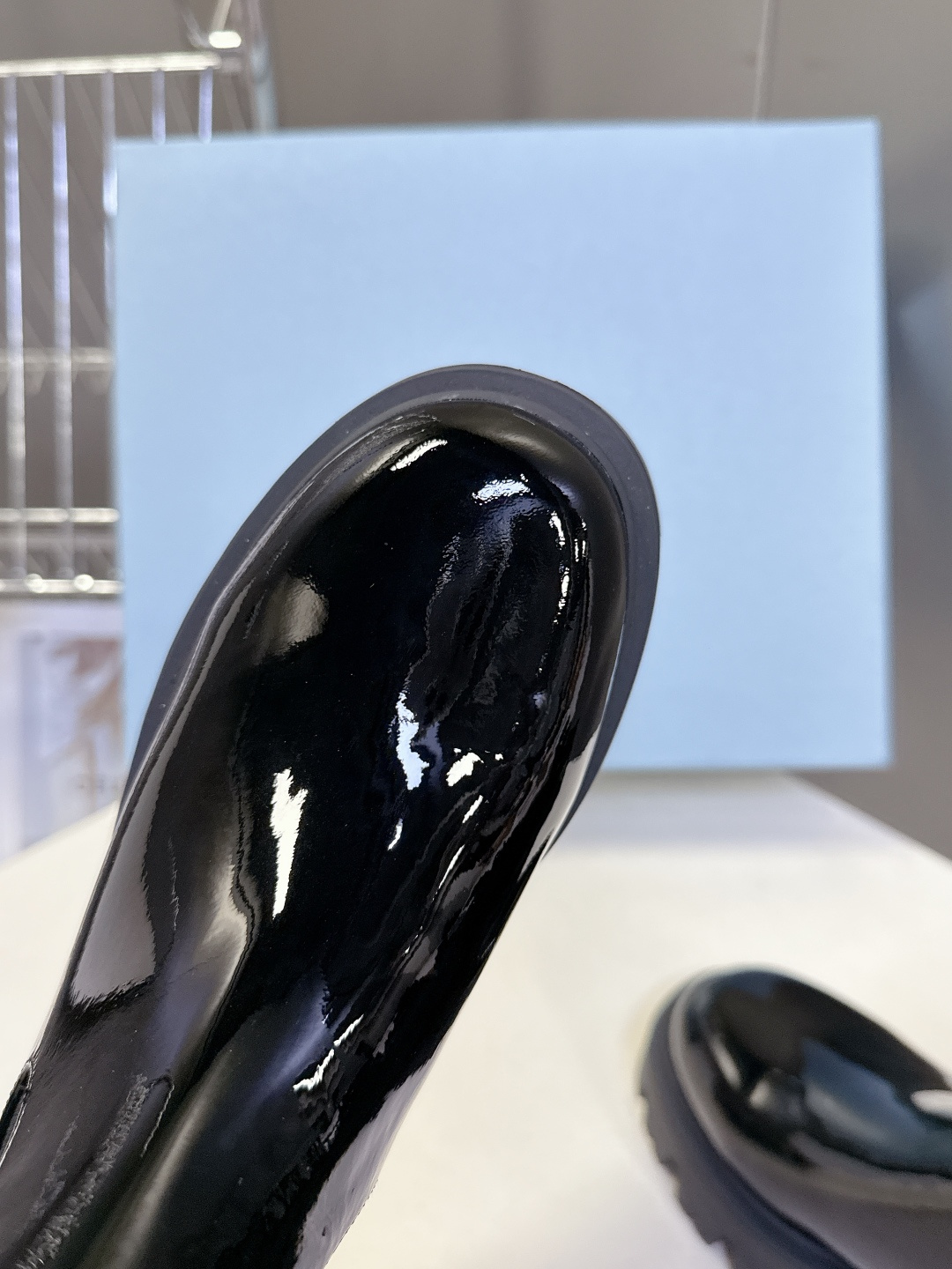 PRADA 普拉达秋冬最新款三角标一脚蹬女靴 超多明星网红种草 冬天买不到的系列，绝对是今年的大爆款贼好