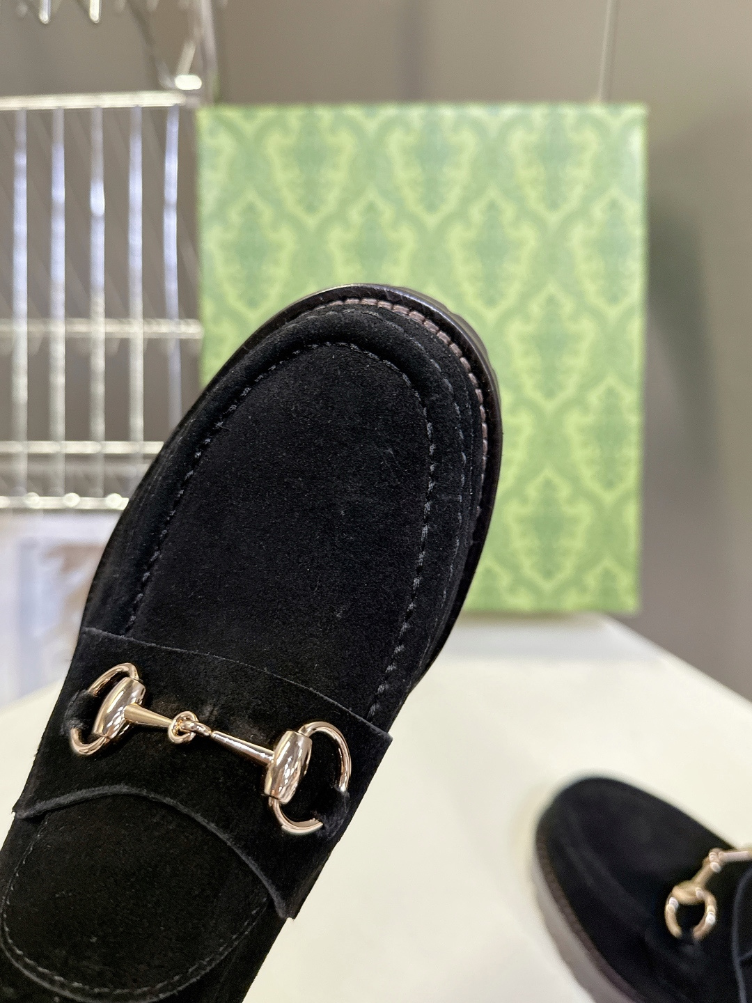 GUCCI古驰秋冬最新款一脚蹬短靴 不得不说G家这一季真的太酷了！经典的鞋型 细节处无不彰显品牌logo