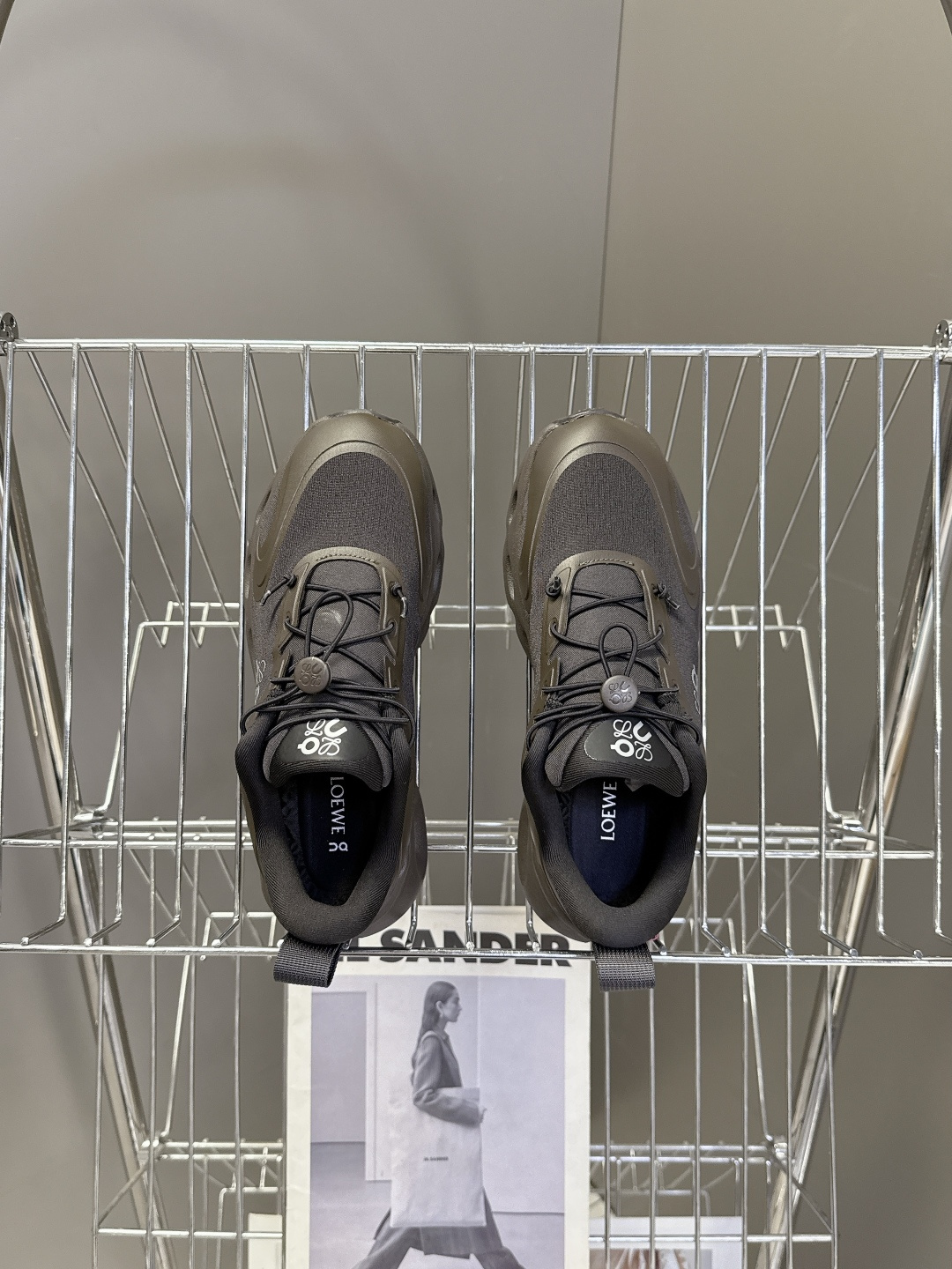 Loewe罗意威 x on昂跑联名情侣款 跑鞋 罗意威 xon 昂跑全新合作系列 时尚，品牌与瑞士高性能