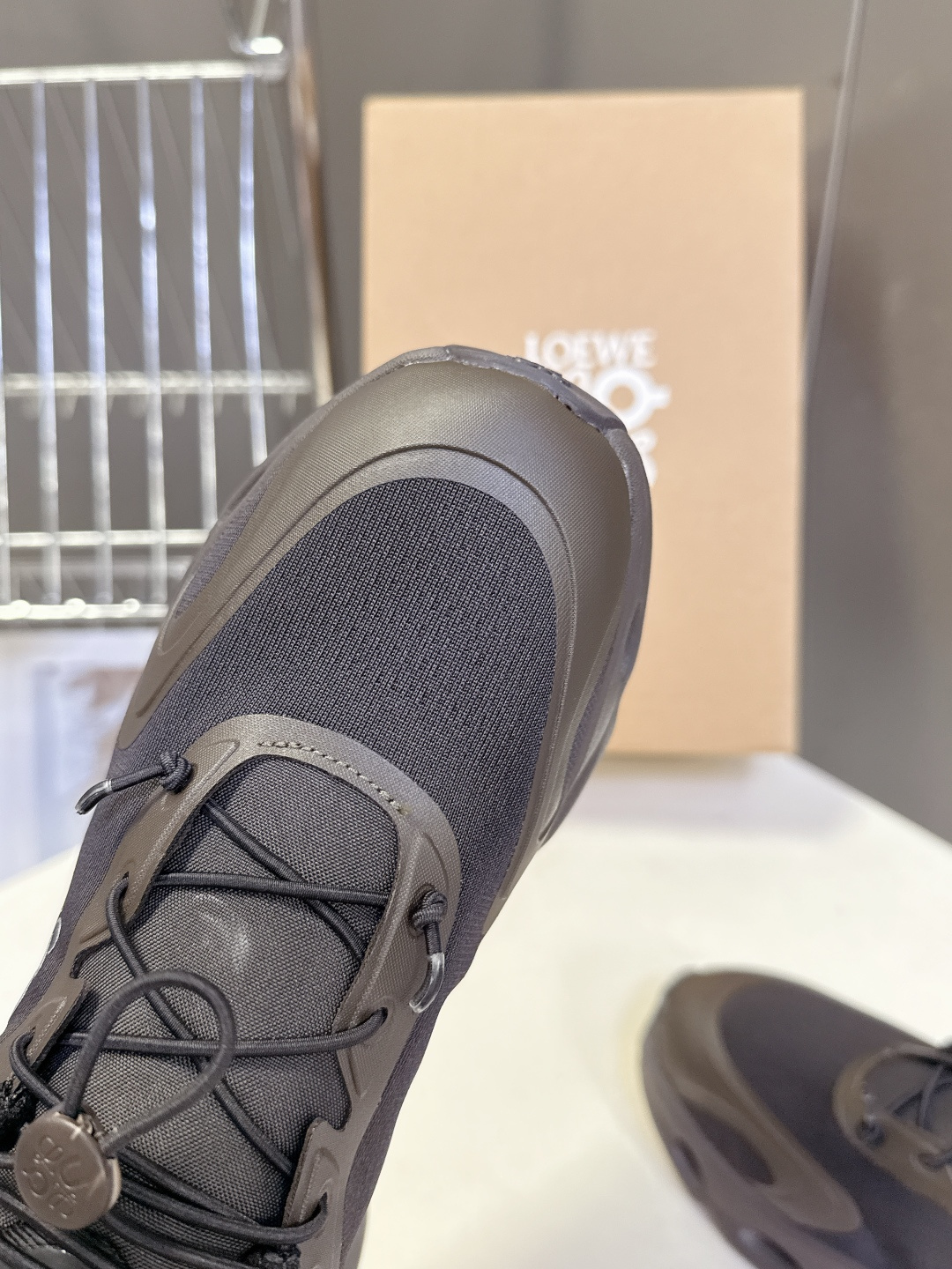 Loewe罗意威 x on昂跑联名情侣款 跑鞋 罗意威 xon 昂跑全新合作系列 时尚，品牌与瑞士高性能