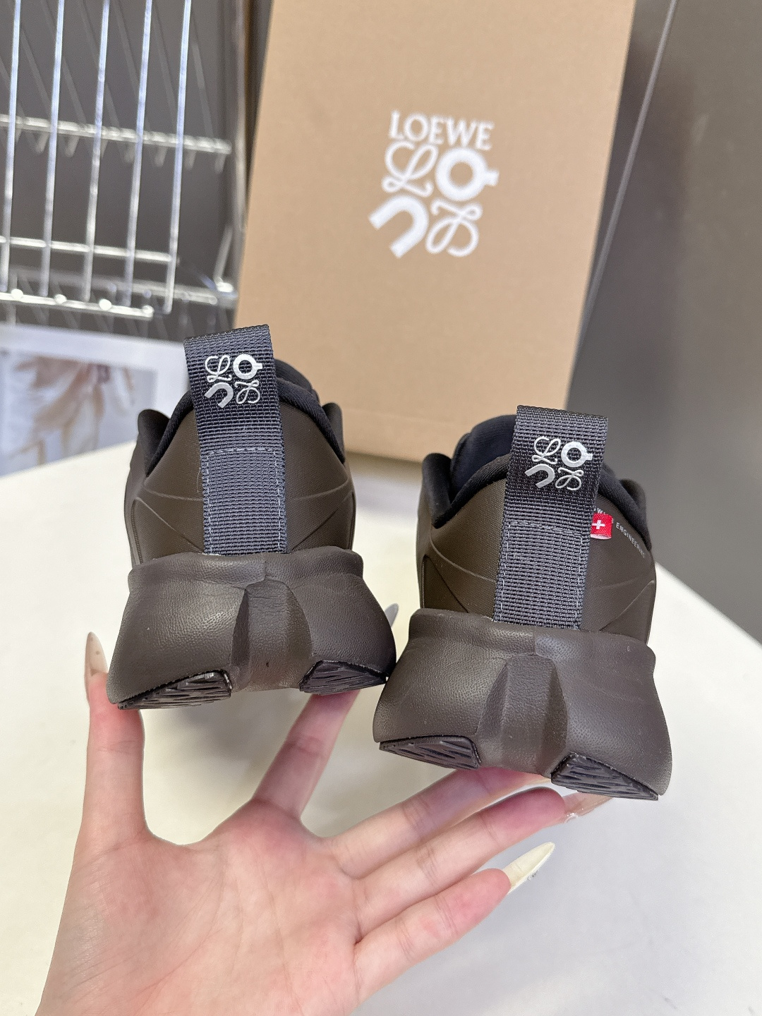 Loewe罗意威 x on昂跑联名情侣款 跑鞋 罗意威 xon 昂跑全新合作系列 时尚，品牌与瑞士高性能