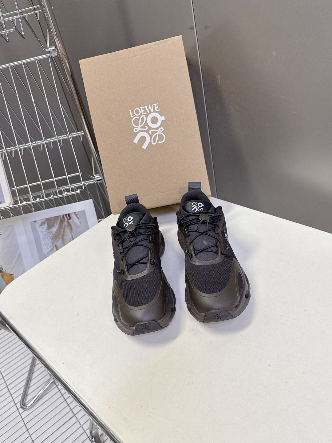 Loewe罗意威 x on昂跑联名情侣款 跑鞋 罗意威 xon 昂跑全新合作系列 时尚，品牌与瑞士高性能