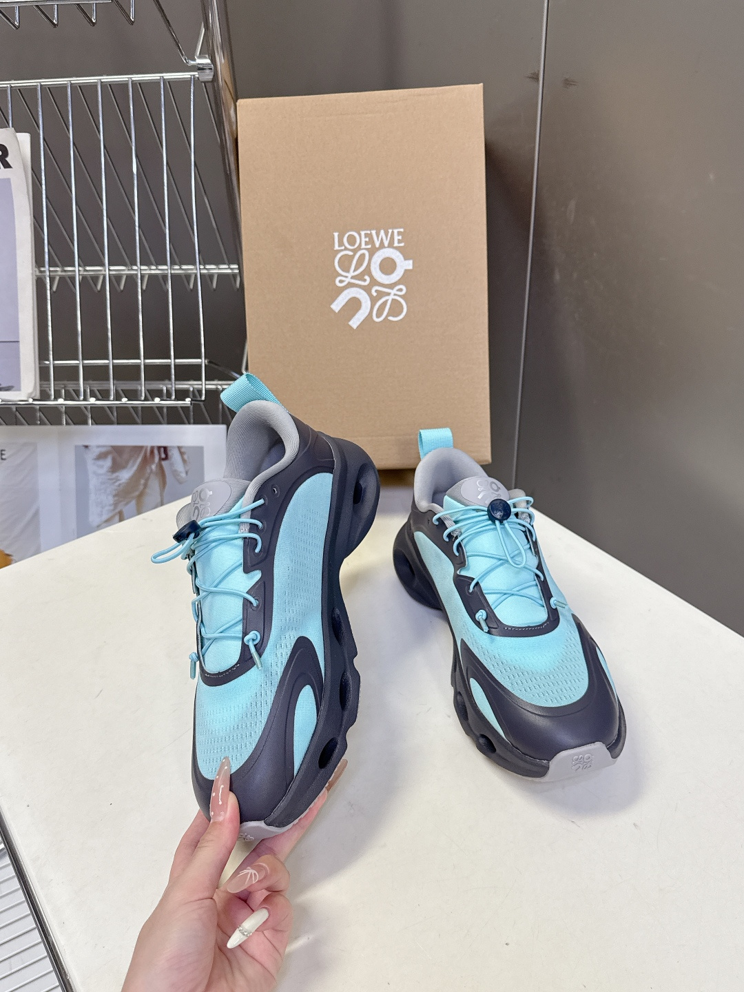 Loewe罗意威 x on昂跑联名情侣款 跑鞋 罗意威 xon 昂跑全新合作系列 时尚，品牌与瑞士高性能