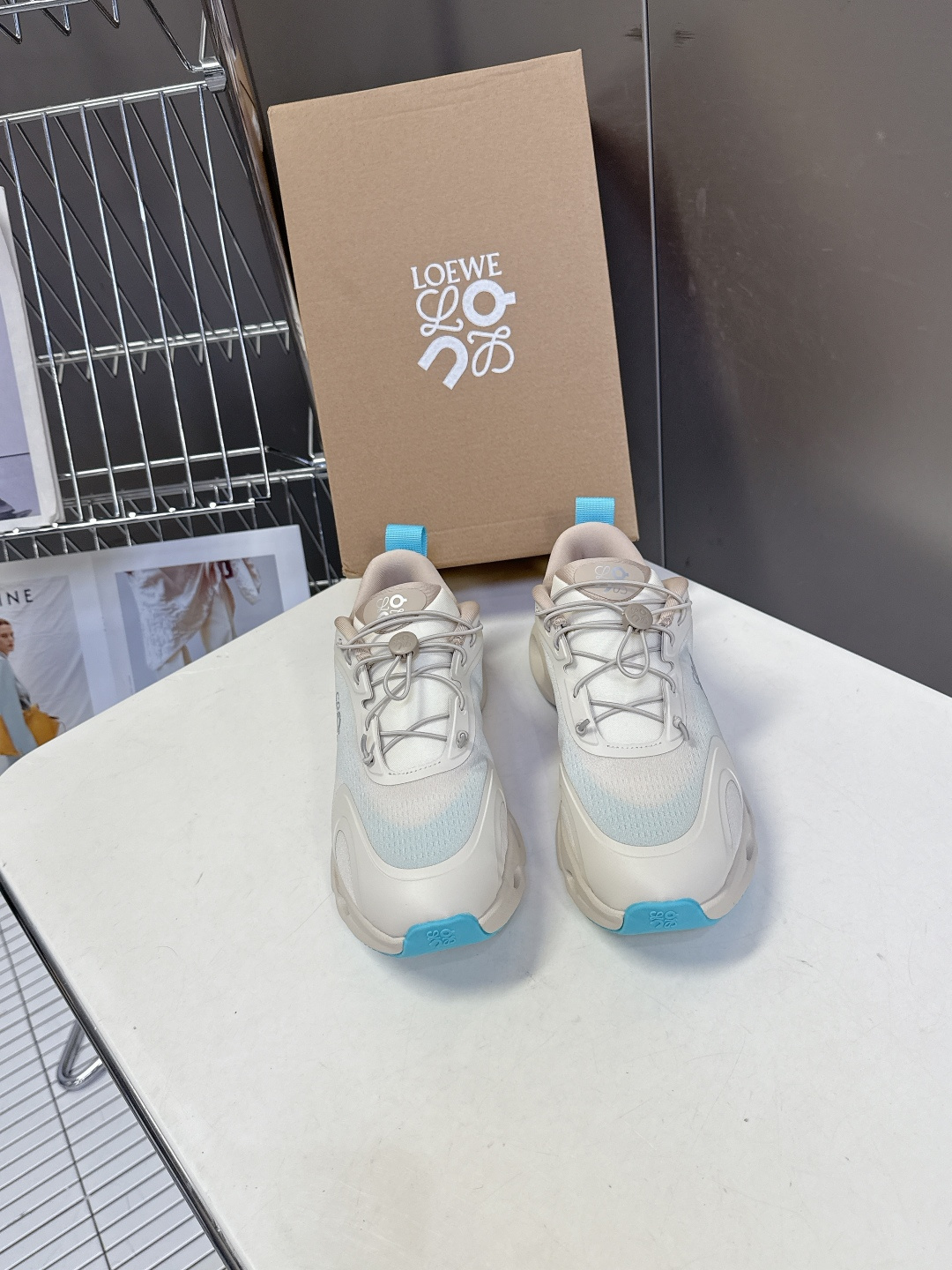 Loewe罗意威 x on昂跑联名情侣款 跑鞋 罗意威 xon 昂跑全新合作系列 时尚，品牌与瑞士高性能