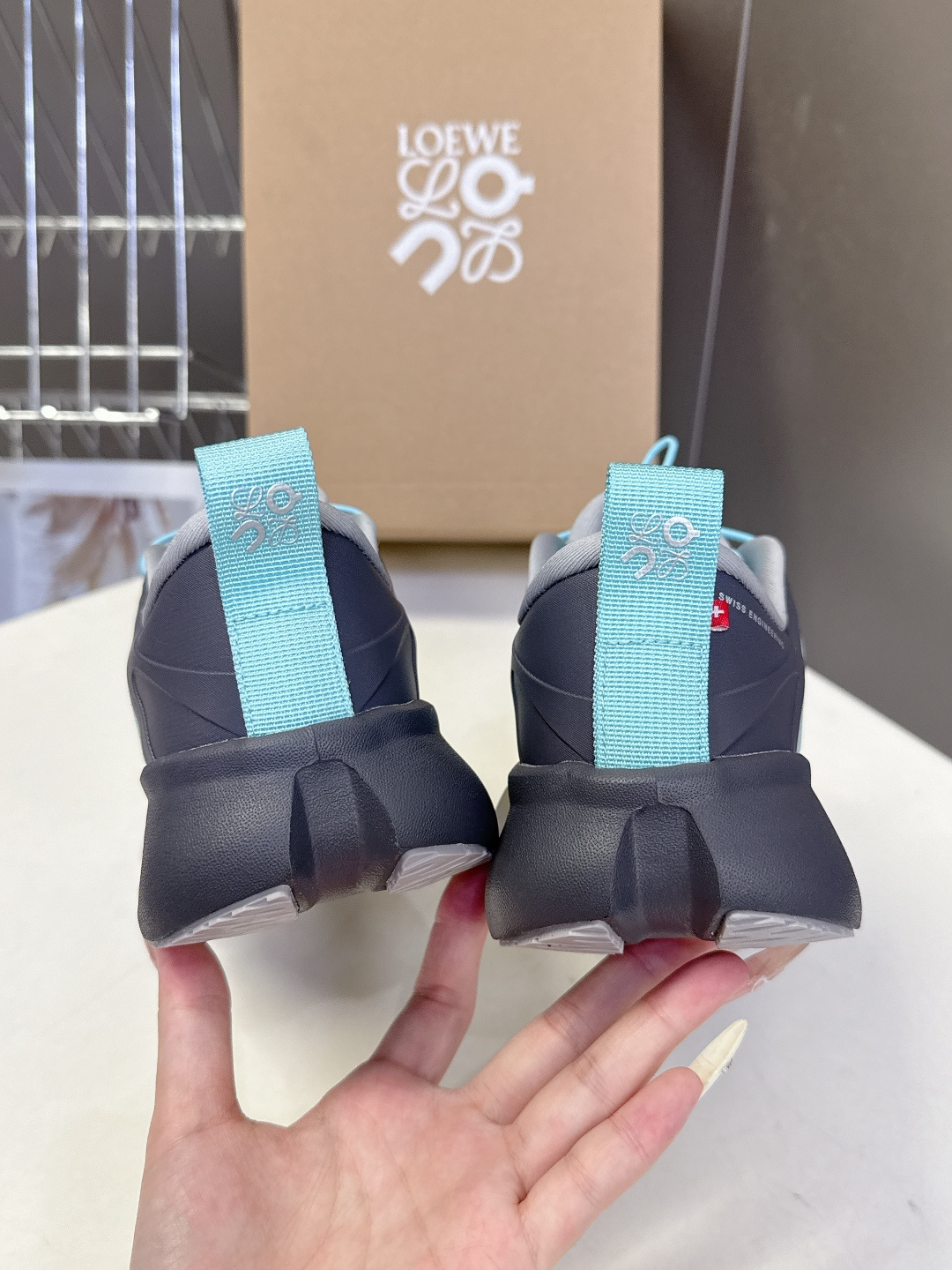 Loewe罗意威 x on昂跑联名情侣款 跑鞋 罗意威 xon 昂跑全新合作系列 时尚，品牌与瑞士高性能