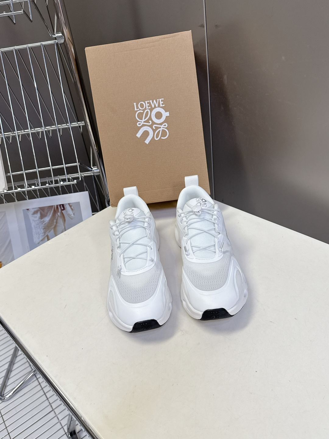 Loewe罗意威 x on昂跑联名情侣款 跑鞋 罗意威 xon 昂跑全新合作系列 时尚，品牌与瑞士高性能