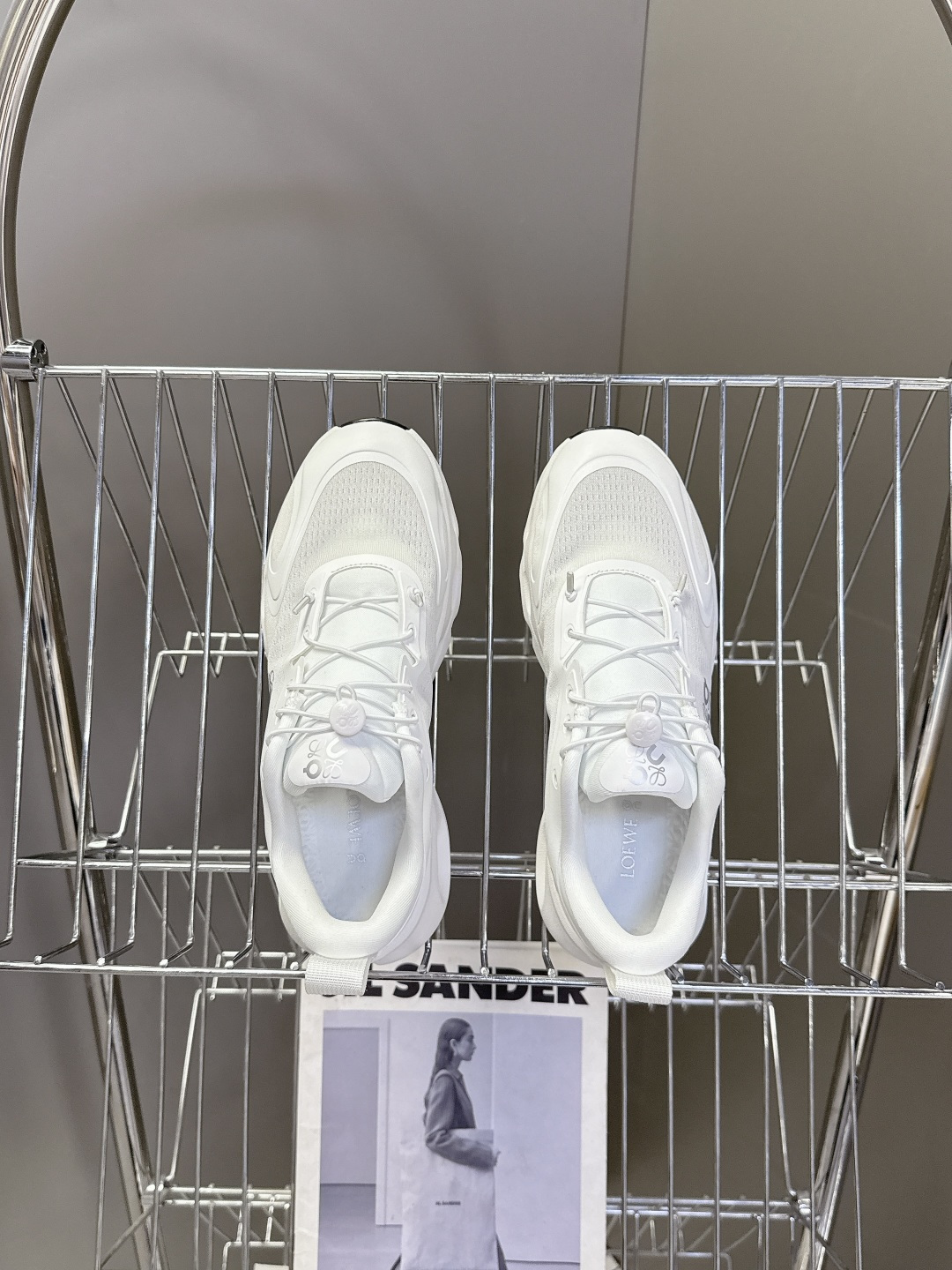 Loewe罗意威 x on昂跑联名情侣款 跑鞋 罗意威 xon 昂跑全新合作系列 时尚，品牌与瑞士高性能