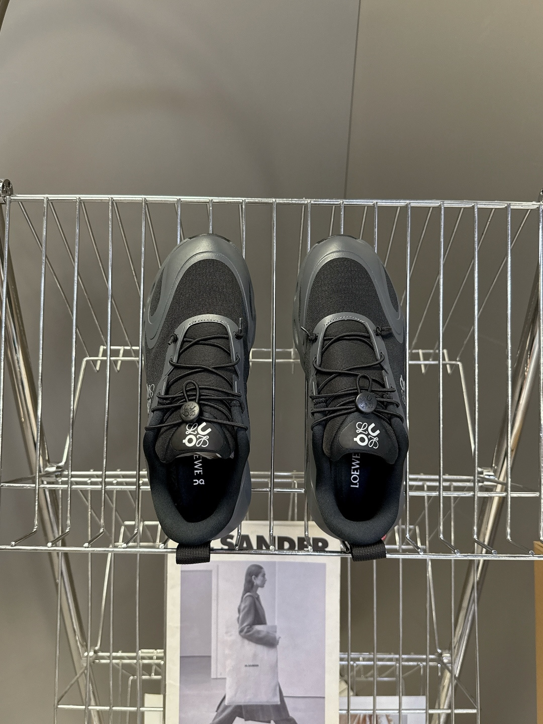 Loewe罗意威 x on昂跑联名情侣款 跑鞋 罗意威 xon 昂跑全新合作系列 时尚，品牌与瑞士高性能