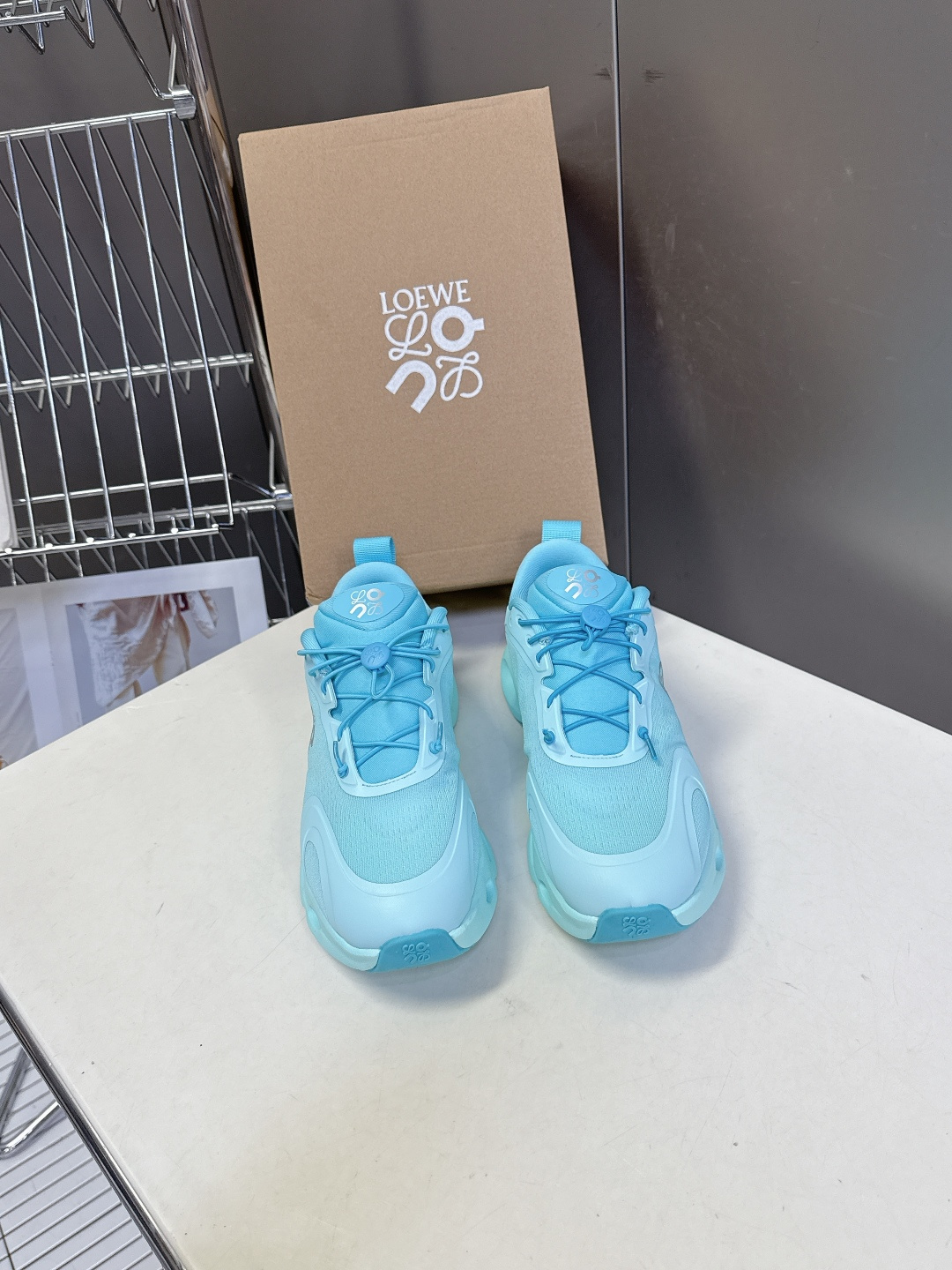 Loewe罗意威 x on昂跑联名情侣款 跑鞋 罗意威 xon 昂跑全新合作系列 时尚，品牌与瑞士高性能