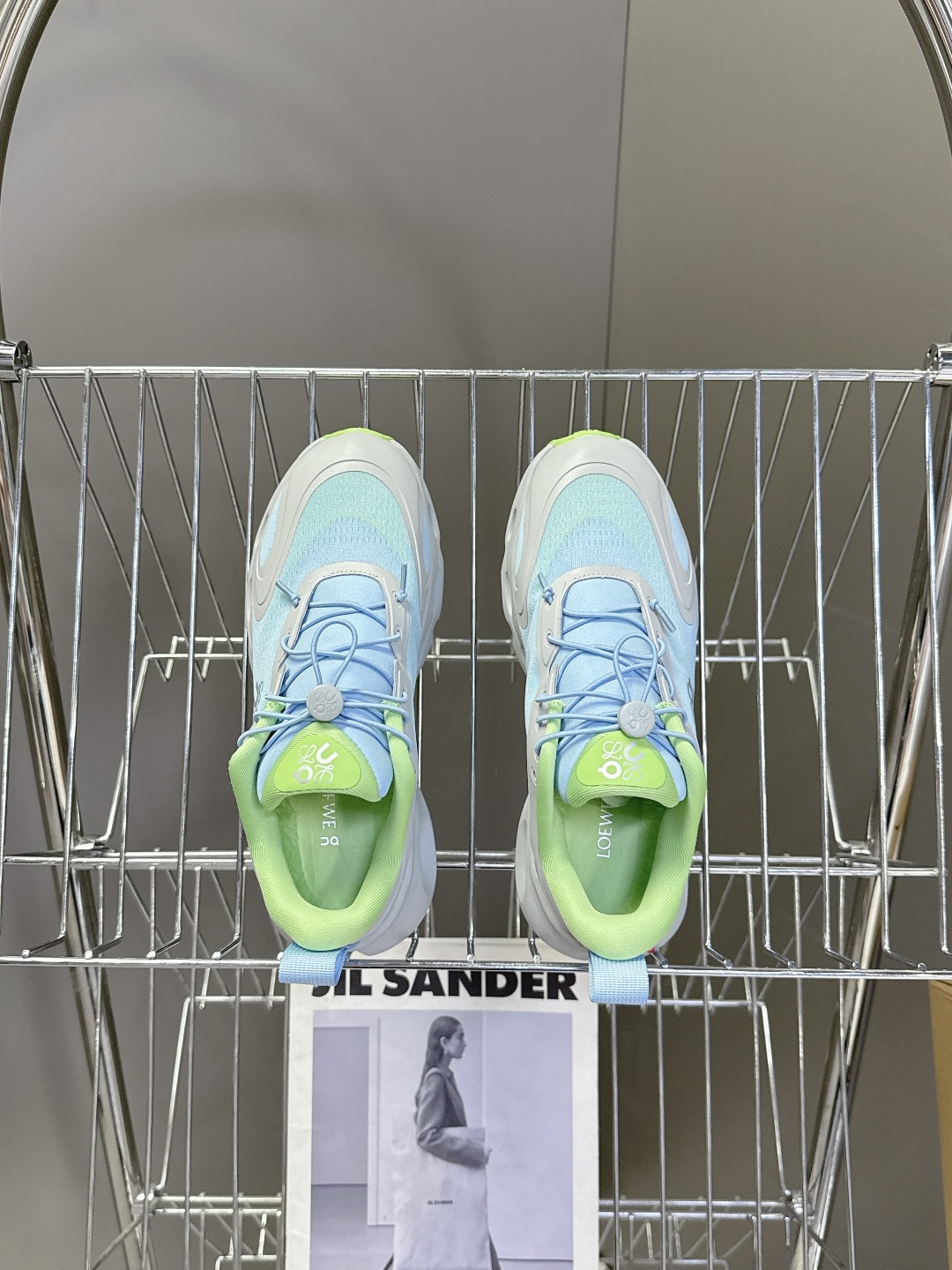 Loewe罗意威 x on昂跑联名情侣款 跑鞋 罗意威 xon 昂跑全新合作系列 时尚，品牌与瑞士高性能