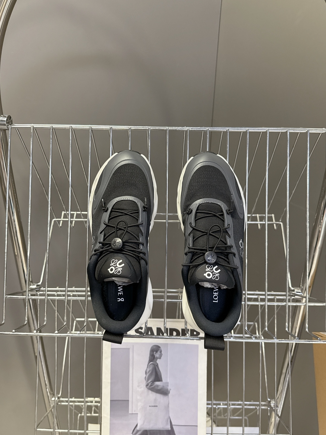 Loewe罗意威 x on昂跑联名情侣款 跑鞋 罗意威 xon 昂跑全新合作系列 时尚，品牌与瑞士高性能