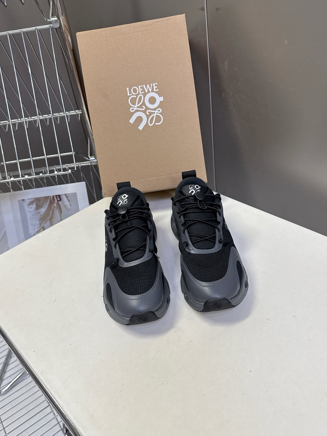 Loewe罗意威 x on昂跑联名情侣款 跑鞋 罗意威 xon 昂跑全新合作系列 时尚，品牌与瑞士高性能