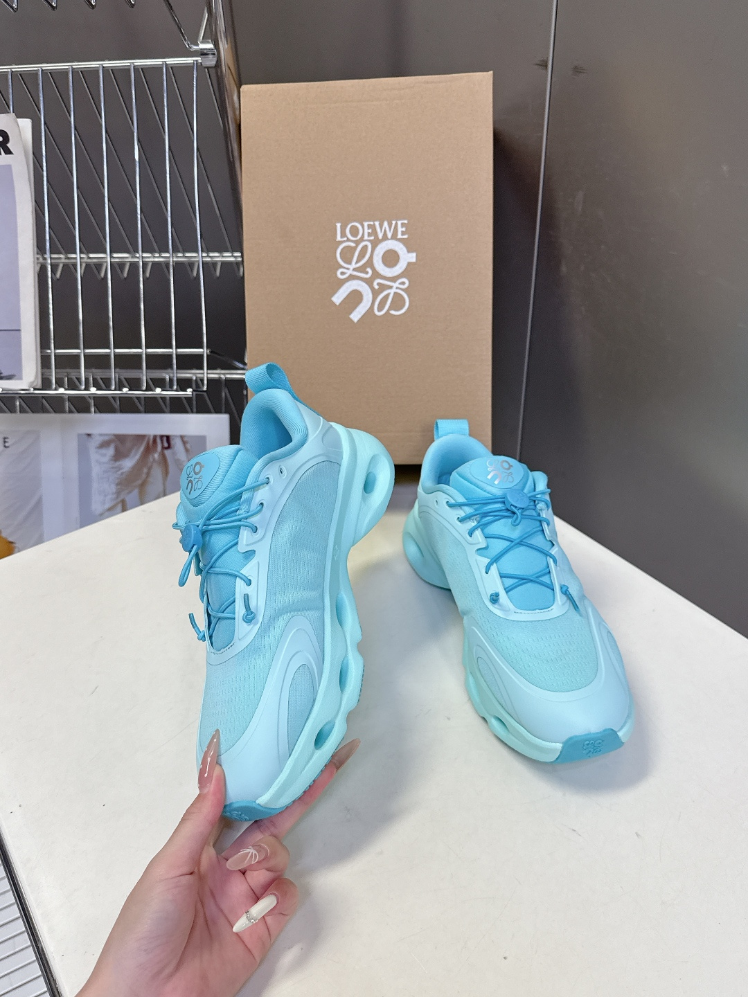 Loewe罗意威 x on昂跑联名情侣款 跑鞋 罗意威 xon 昂跑全新合作系列 时尚，品牌与瑞士高性能