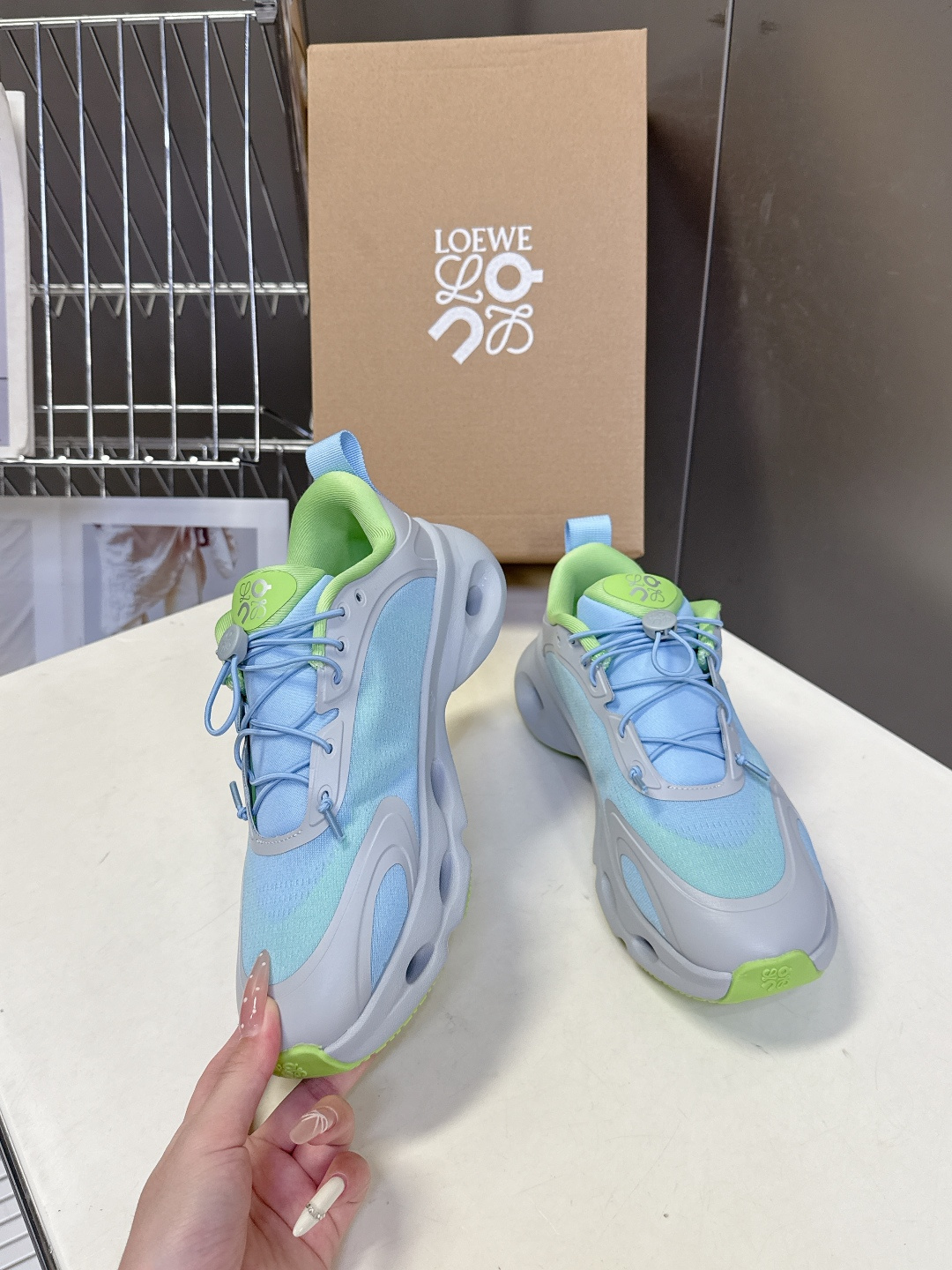 Loewe罗意威 x on昂跑联名情侣款 跑鞋 罗意威 xon 昂跑全新合作系列 时尚，品牌与瑞士高性能