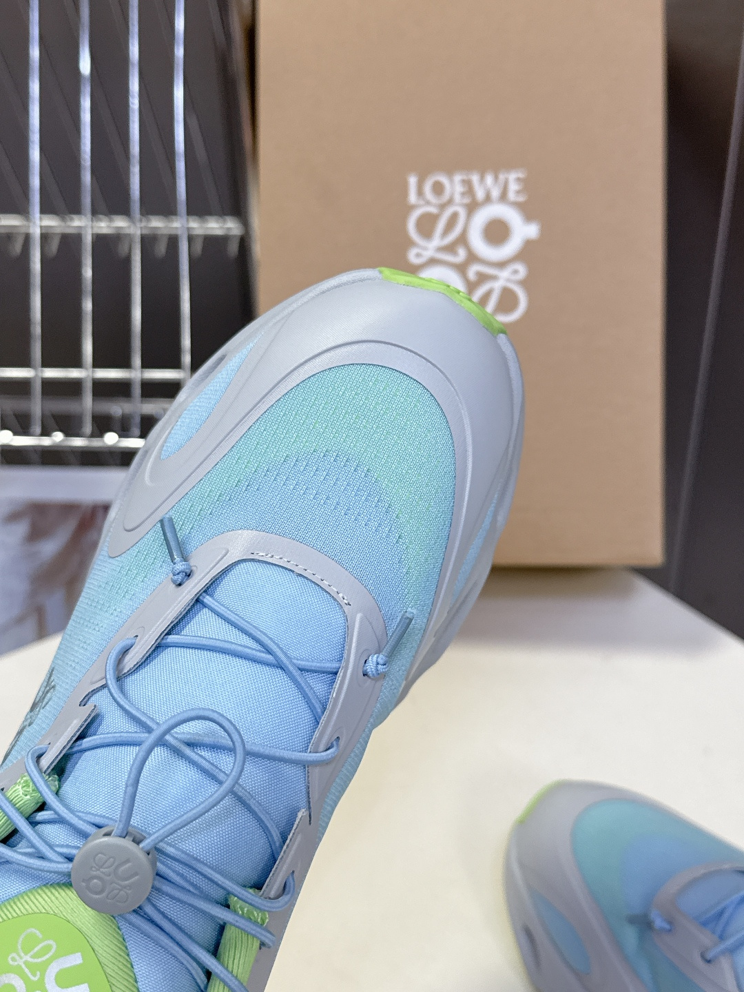 Loewe罗意威 x on昂跑联名情侣款 跑鞋 罗意威 xon 昂跑全新合作系列 时尚，品牌与瑞士高性能