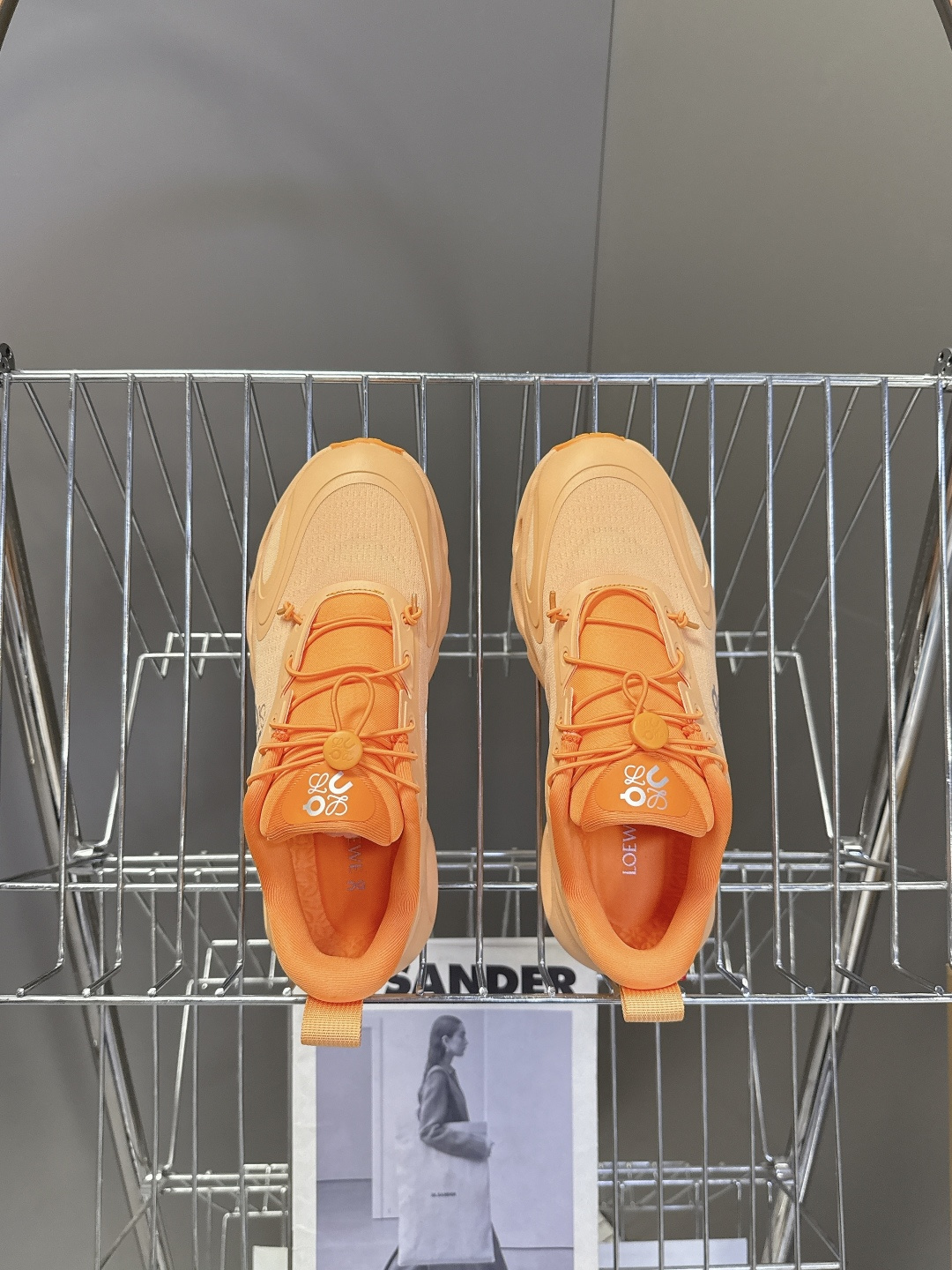 Loewe罗意威 x on昂跑联名情侣款 跑鞋 罗意威 xon 昂跑全新合作系列 时尚，品牌与瑞士高性能