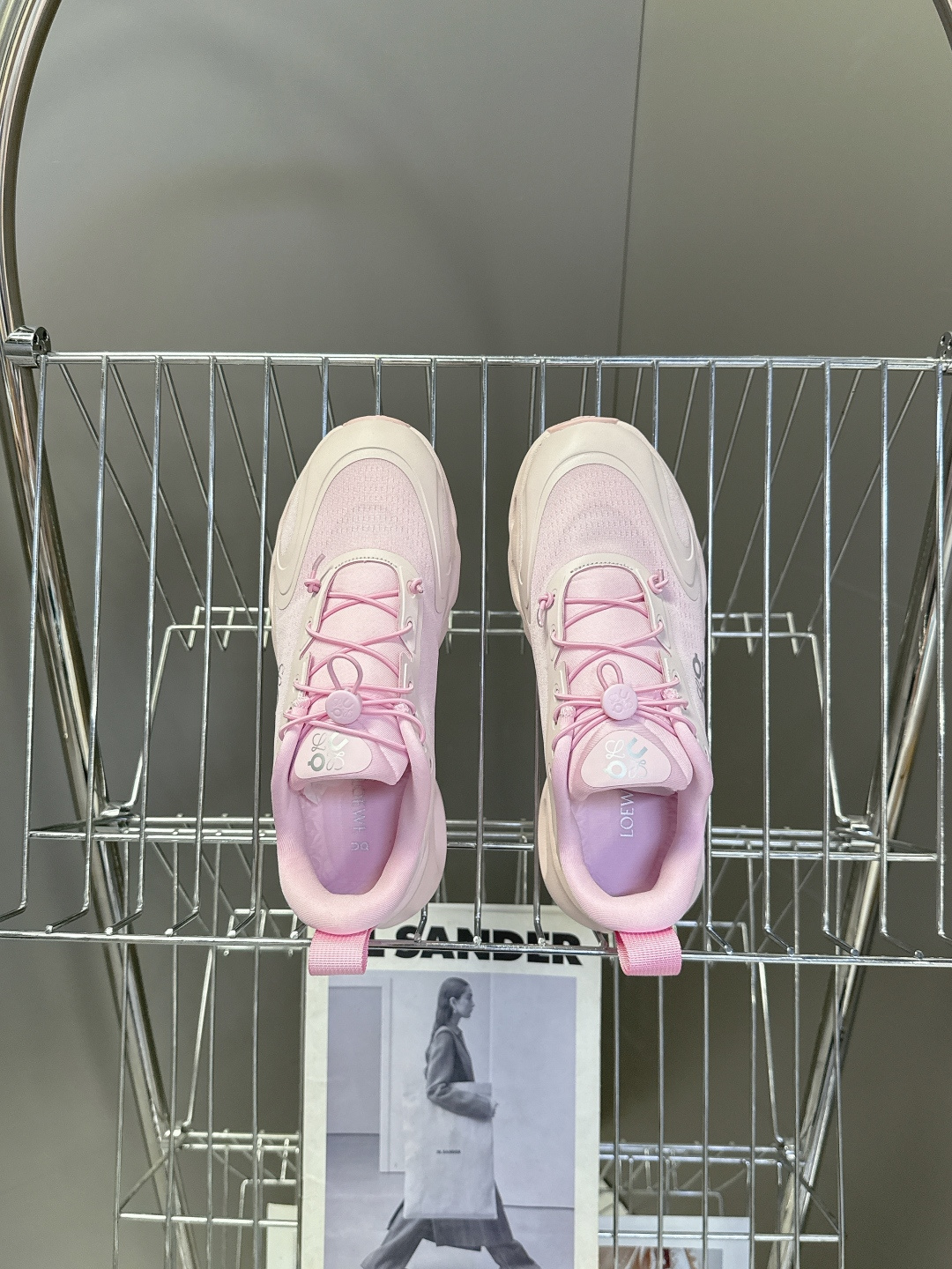 Loewe罗意威 x on昂跑联名情侣款 跑鞋 罗意威 xon 昂跑全新合作系列 时尚，品牌与瑞士高性能