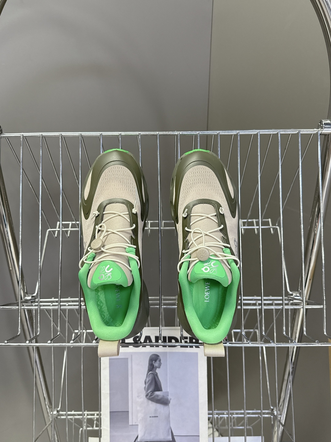 Loewe罗意威 x on昂跑联名情侣款 跑鞋 罗意威 xon 昂跑全新合作系列 时尚，品牌与瑞士高性能