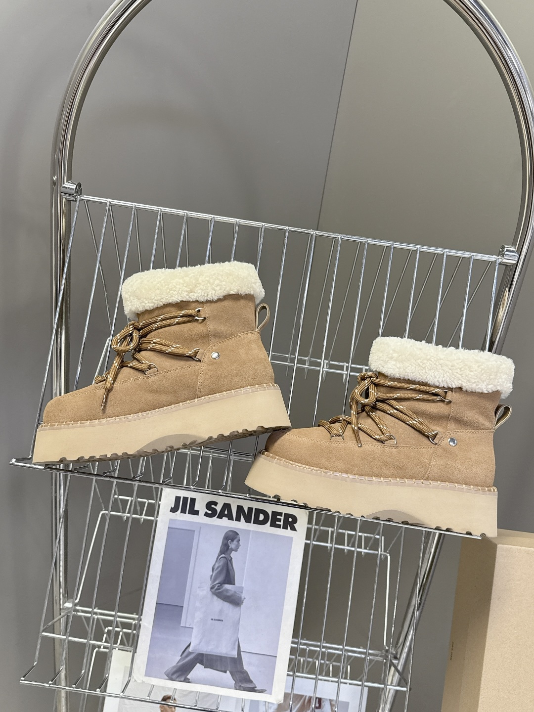 UGG秋冬最新款厚底雪地靴韩版复古软fufu雪地靴 选用优质的材料，内里垫脚羊毛🦙确保毛靴的保暖性和耐久