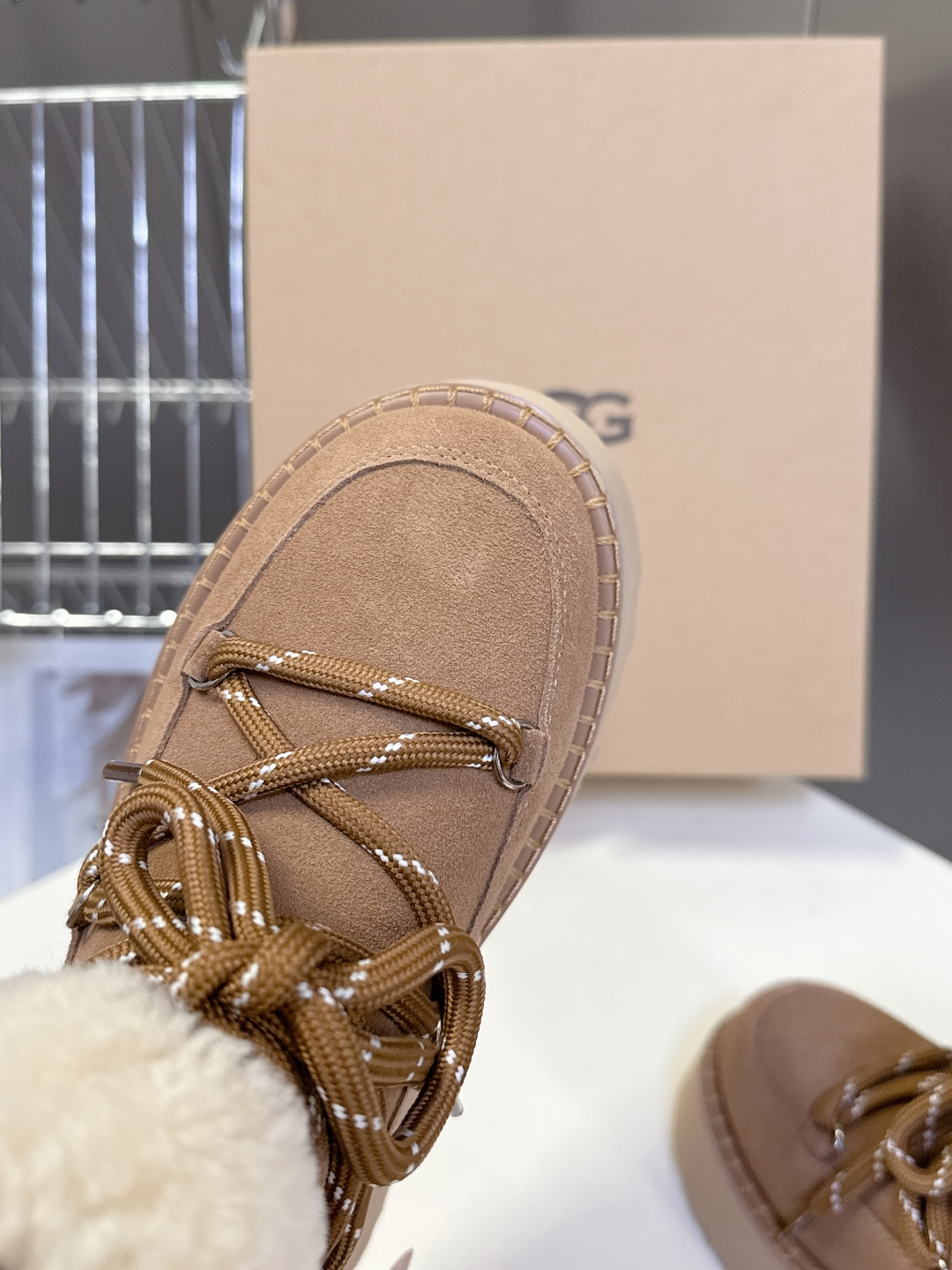 UGG秋冬最新款厚底雪地靴韩版复古软fufu雪地靴 选用优质的材料，内里垫脚羊毛🦙确保毛靴的保暖性和耐久