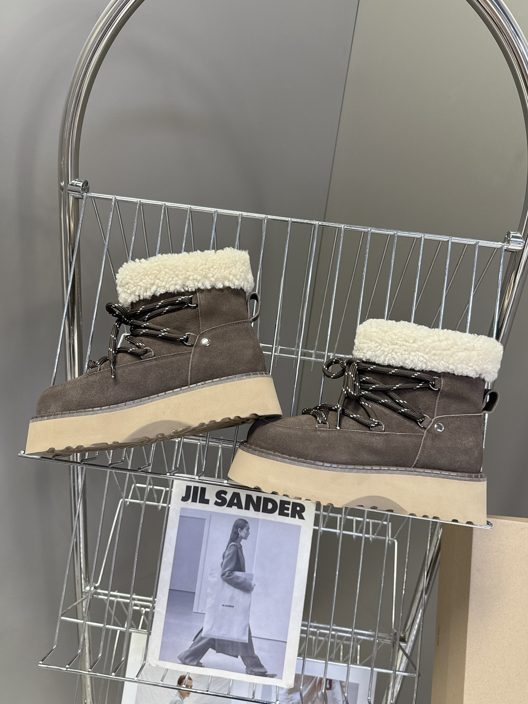 UGG秋冬最新款厚底雪地靴韩版复古软fufu雪地靴 选用优质的材料，内里垫脚羊毛🦙确保毛靴的保暖性和耐久