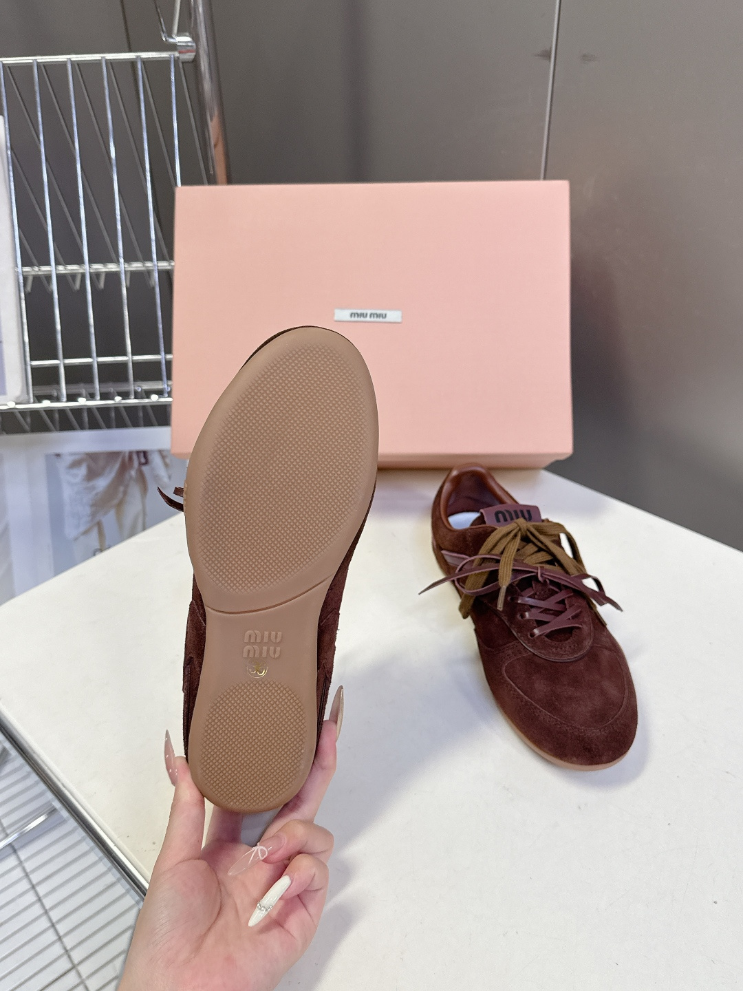 MiuMiu缪缪最新走秀款复古休闲鞋 德训鞋官方秀场出镜率最高的单品 超多明星时尚博主种草 miu系穿搭