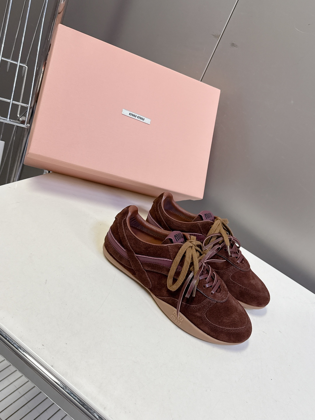MiuMiu缪缪最新走秀款复古休闲鞋 德训鞋官方秀场出镜率最高的单品 超多明星时尚博主种草 miu系穿搭