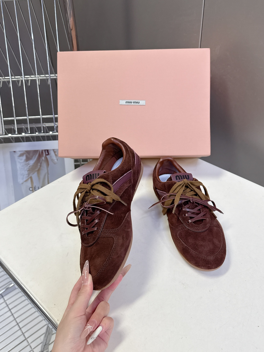 MiuMiu缪缪最新走秀款复古休闲鞋 德训鞋官方秀场出镜率最高的单品 超多明星时尚博主种草 miu系穿搭