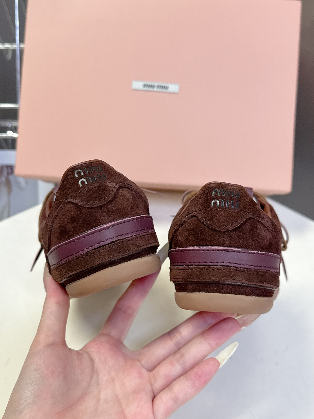 MiuMiu缪缪最新走秀款复古休闲鞋 德训鞋官方秀场出镜率最高的单品 超多明星时尚博主种草 miu系穿搭