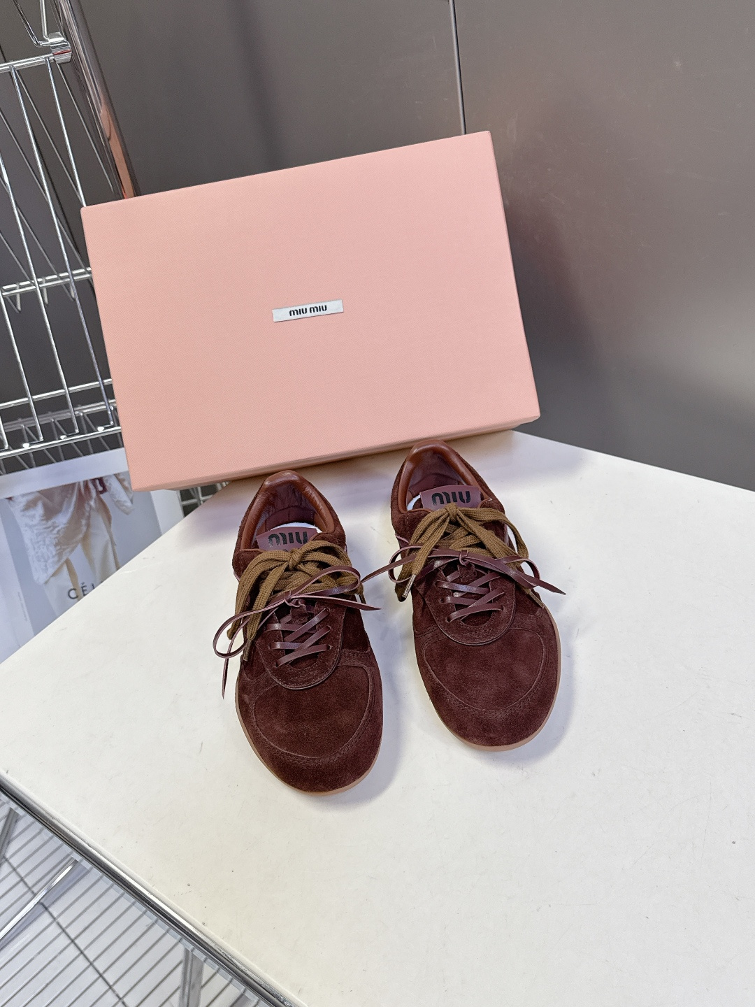 MiuMiu缪缪最新走秀款复古休闲鞋 德训鞋官方秀场出镜率最高的单品 超多明星时尚博主种草 miu系穿搭