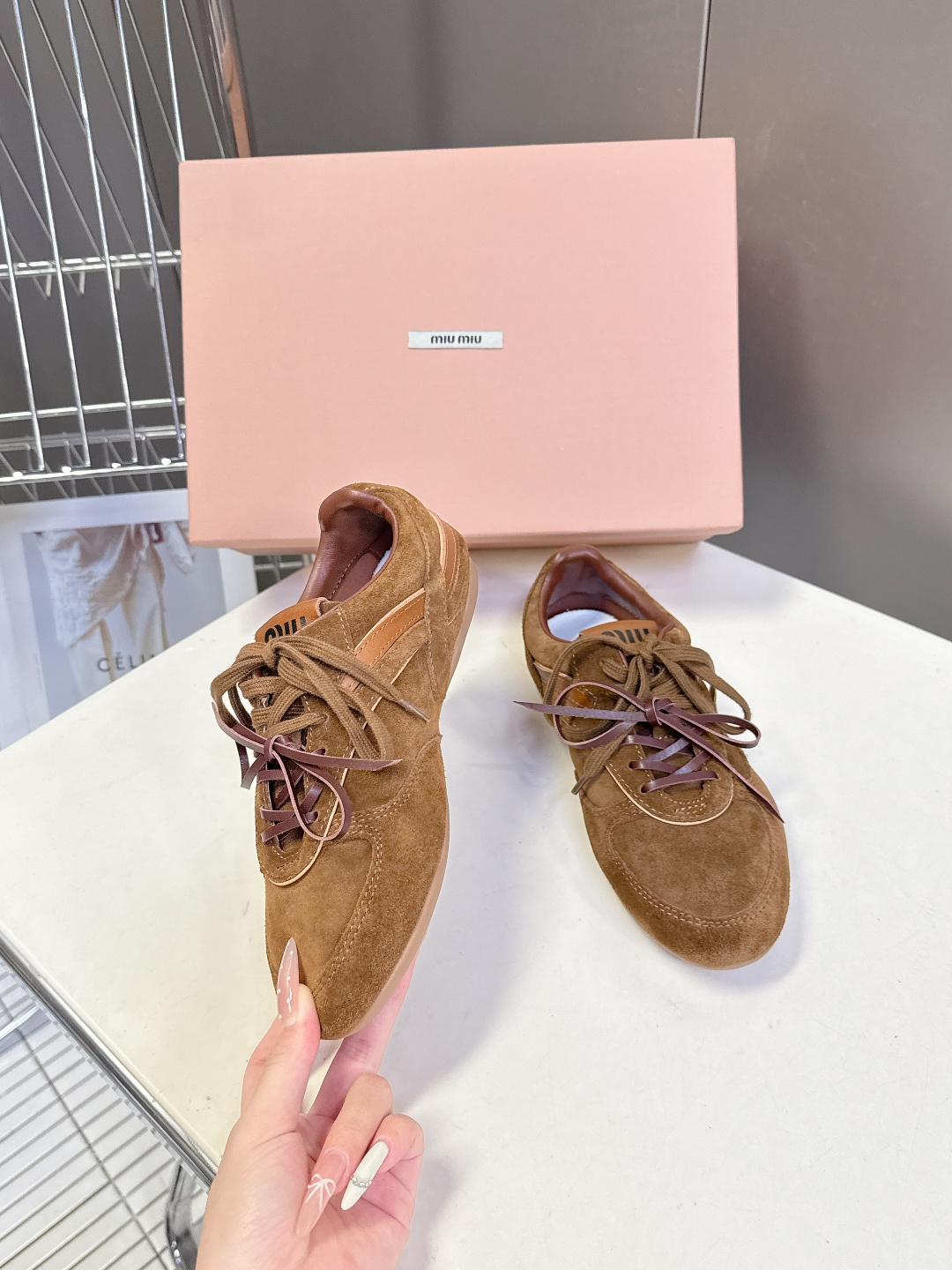 MiuMiu缪缪最新走秀款复古休闲鞋 德训鞋官方秀场出镜率最高的单品 超多明星时尚博主种草 miu系穿搭