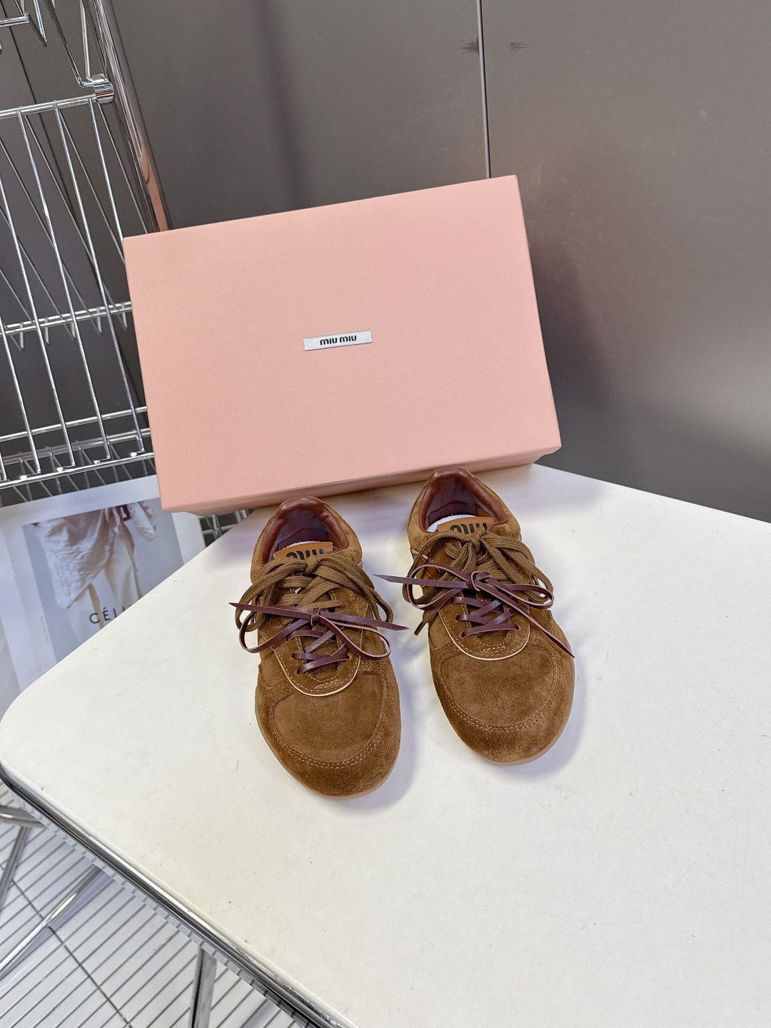 MiuMiu缪缪最新走秀款复古休闲鞋 德训鞋官方秀场出镜率最高的单品 超多明星时尚博主种草 miu系穿搭