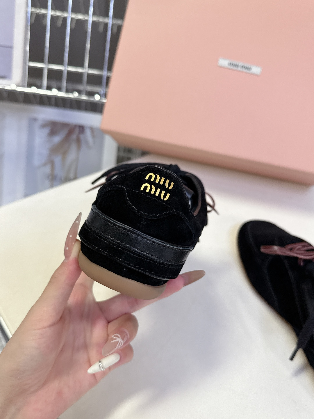 MiuMiu缪缪最新走秀款复古休闲鞋 德训鞋官方秀场出镜率最高的单品 超多明星时尚博主种草 miu系穿搭