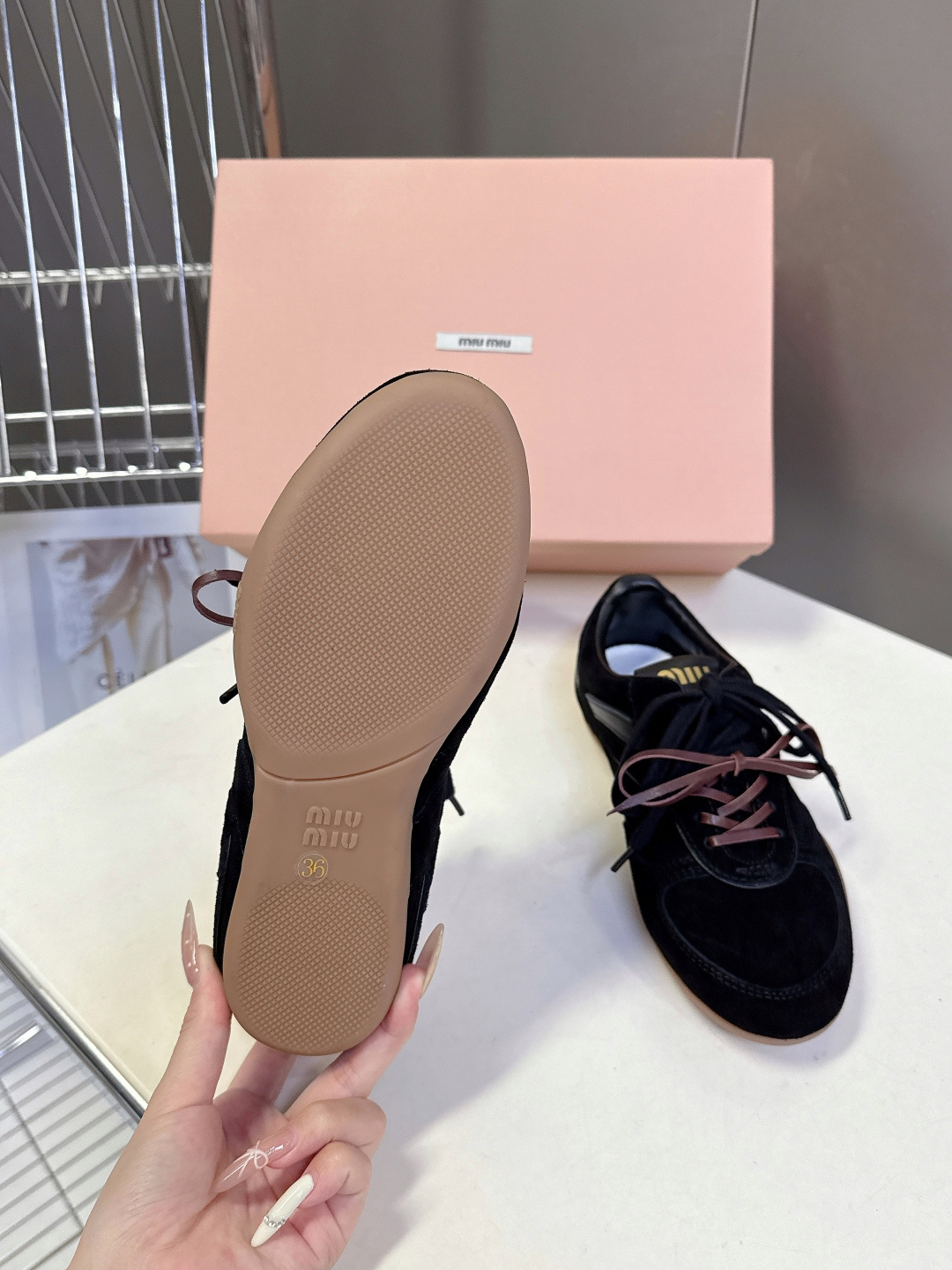 MiuMiu缪缪最新走秀款复古休闲鞋 德训鞋官方秀场出镜率最高的单品 超多明星时尚博主种草 miu系穿搭