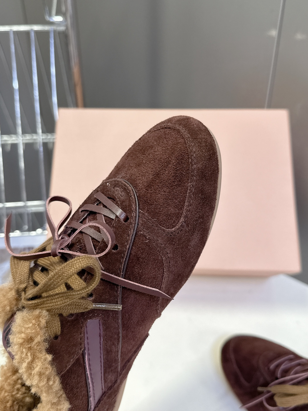 MiuMiu缪缪最新走秀款复古毛毛鞋 德训鞋官方秀场出镜率最高的单品 超多明星时尚博主种草 miu系穿搭