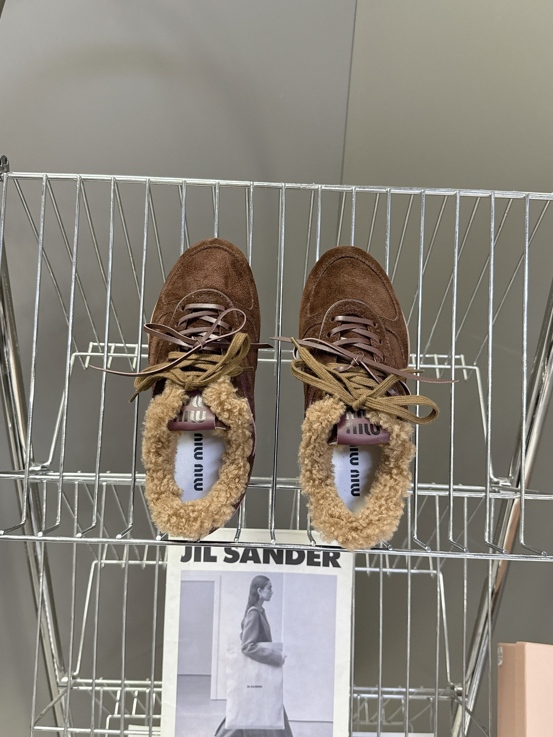 MiuMiu缪缪最新走秀款复古毛毛鞋 德训鞋官方秀场出镜率最高的单品 超多明星时尚博主种草 miu系穿搭