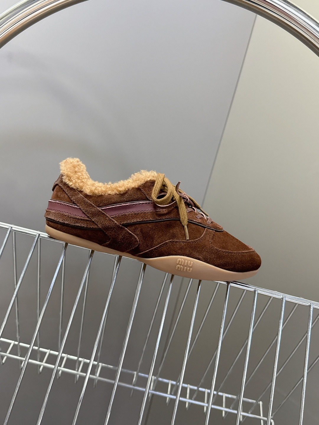 MiuMiu缪缪最新走秀款复古毛毛鞋 德训鞋官方秀场出镜率最高的单品 超多明星时尚博主种草 miu系穿搭