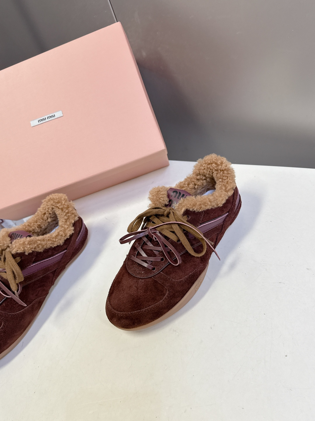 MiuMiu缪缪最新走秀款复古毛毛鞋 德训鞋官方秀场出镜率最高的单品 超多明星时尚博主种草 miu系穿搭
