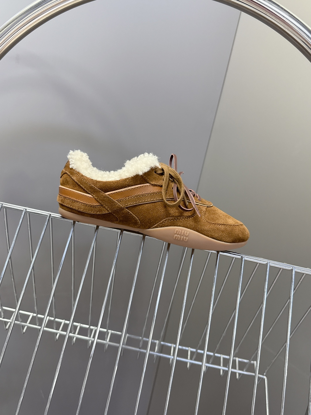 MiuMiu缪缪最新走秀款复古毛毛鞋 德训鞋官方秀场出镜率最高的单品 超多明星时尚博主种草 miu系穿搭