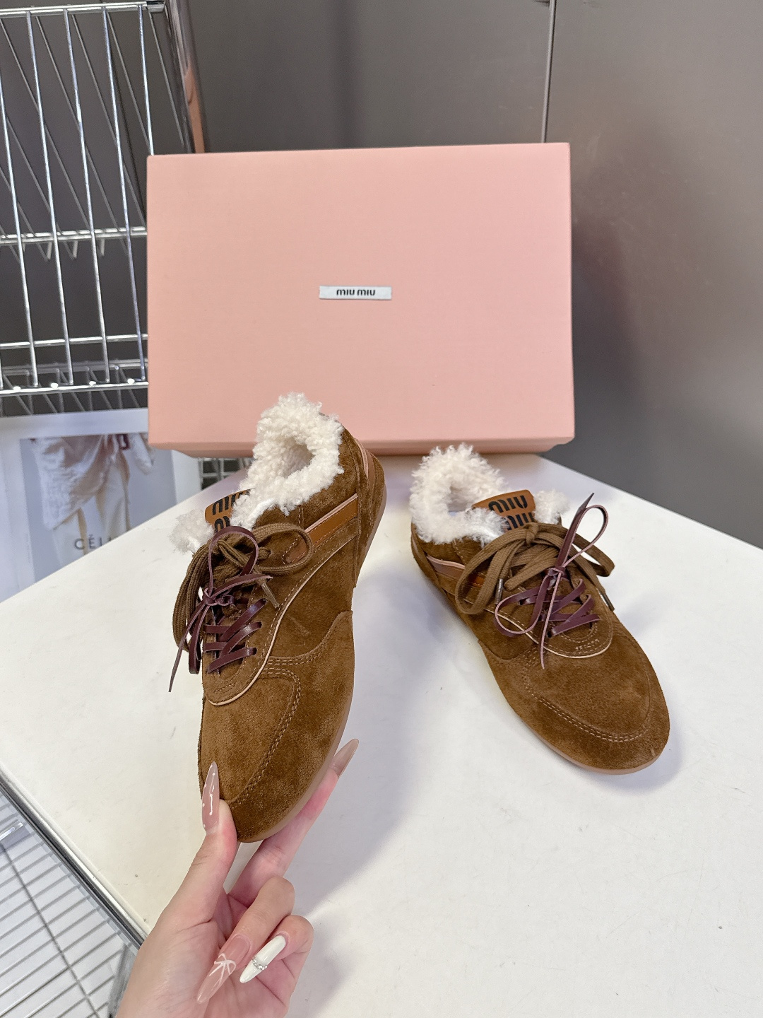 MiuMiu缪缪最新走秀款复古毛毛鞋 德训鞋官方秀场出镜率最高的单品 超多明星时尚博主种草 miu系穿搭