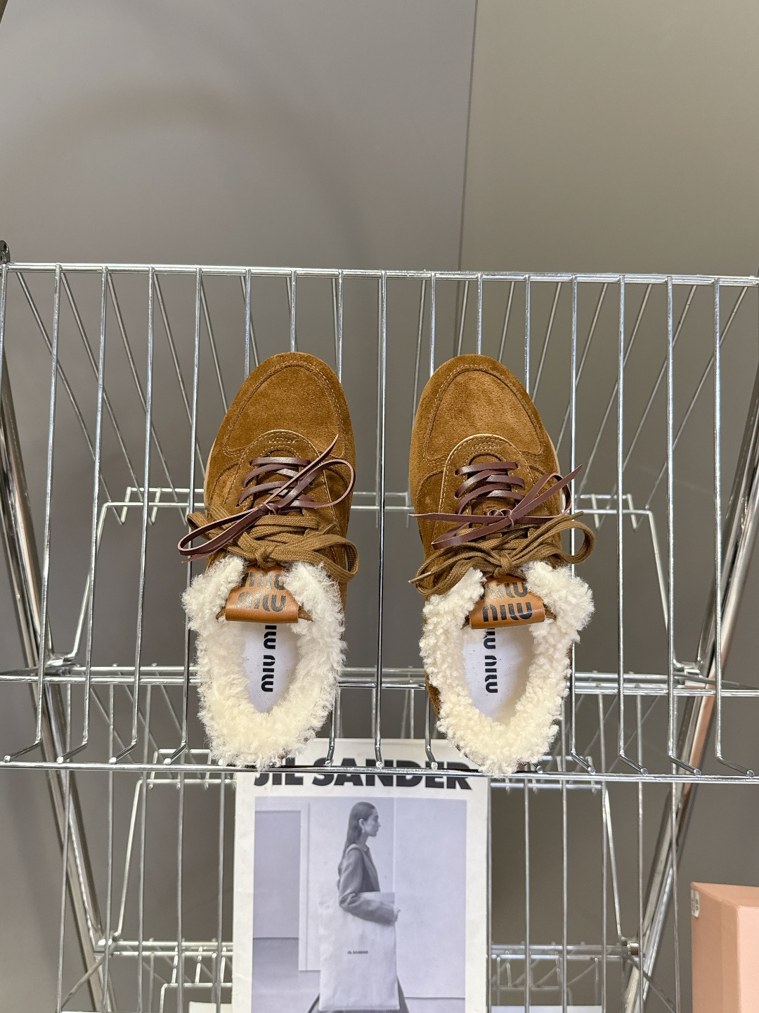 MiuMiu缪缪最新走秀款复古毛毛鞋 德训鞋官方秀场出镜率最高的单品 超多明星时尚博主种草 miu系穿搭