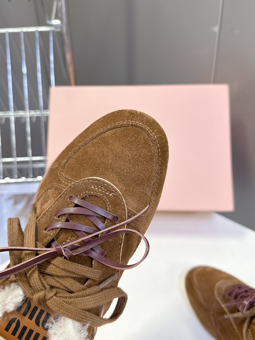 MiuMiu缪缪最新走秀款复古毛毛鞋 德训鞋官方秀场出镜率最高的单品 超多明星时尚博主种草 miu系穿搭