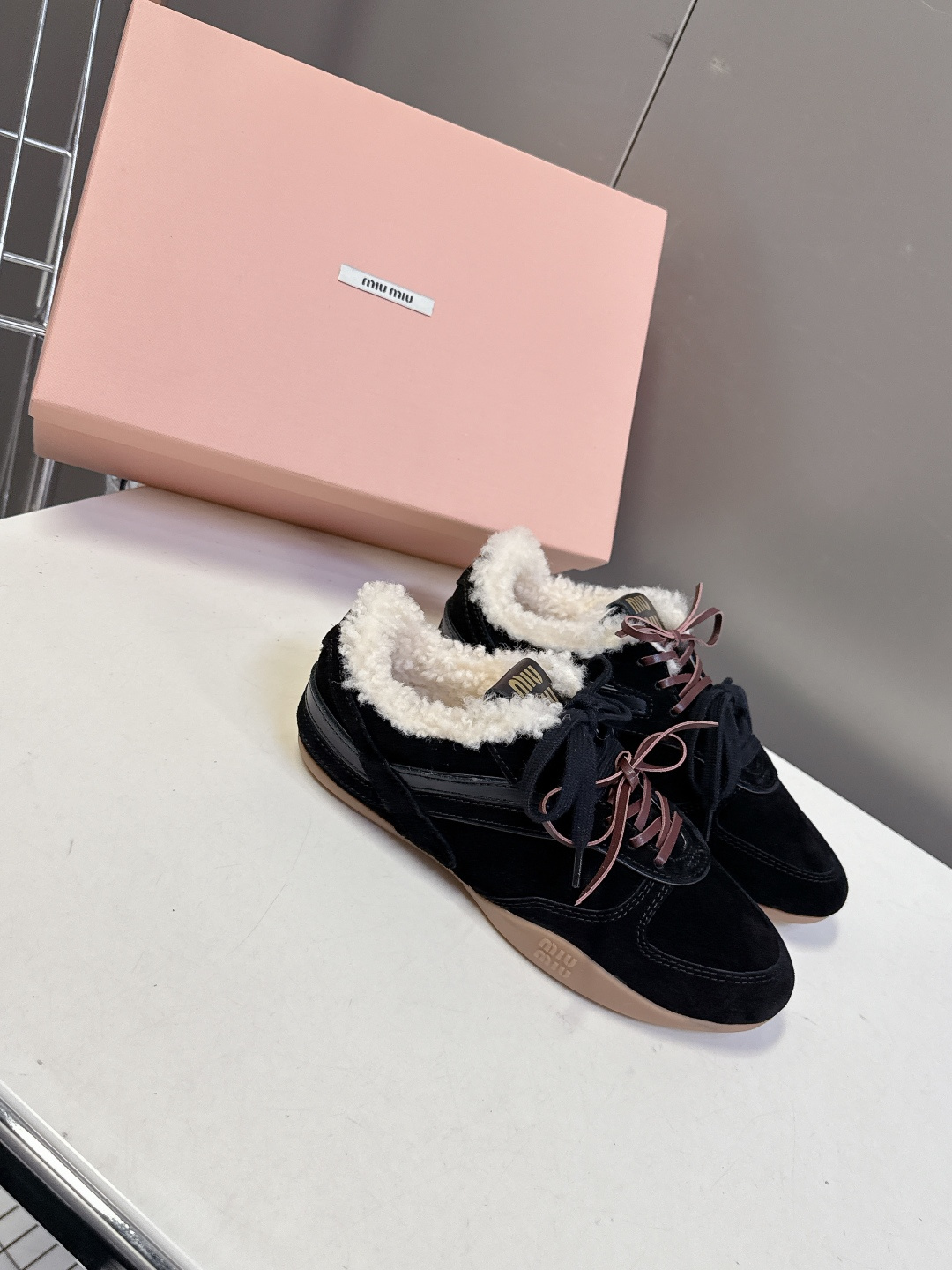 MiuMiu缪缪最新走秀款复古毛毛鞋 德训鞋官方秀场出镜率最高的单品 超多明星时尚博主种草 miu系穿搭