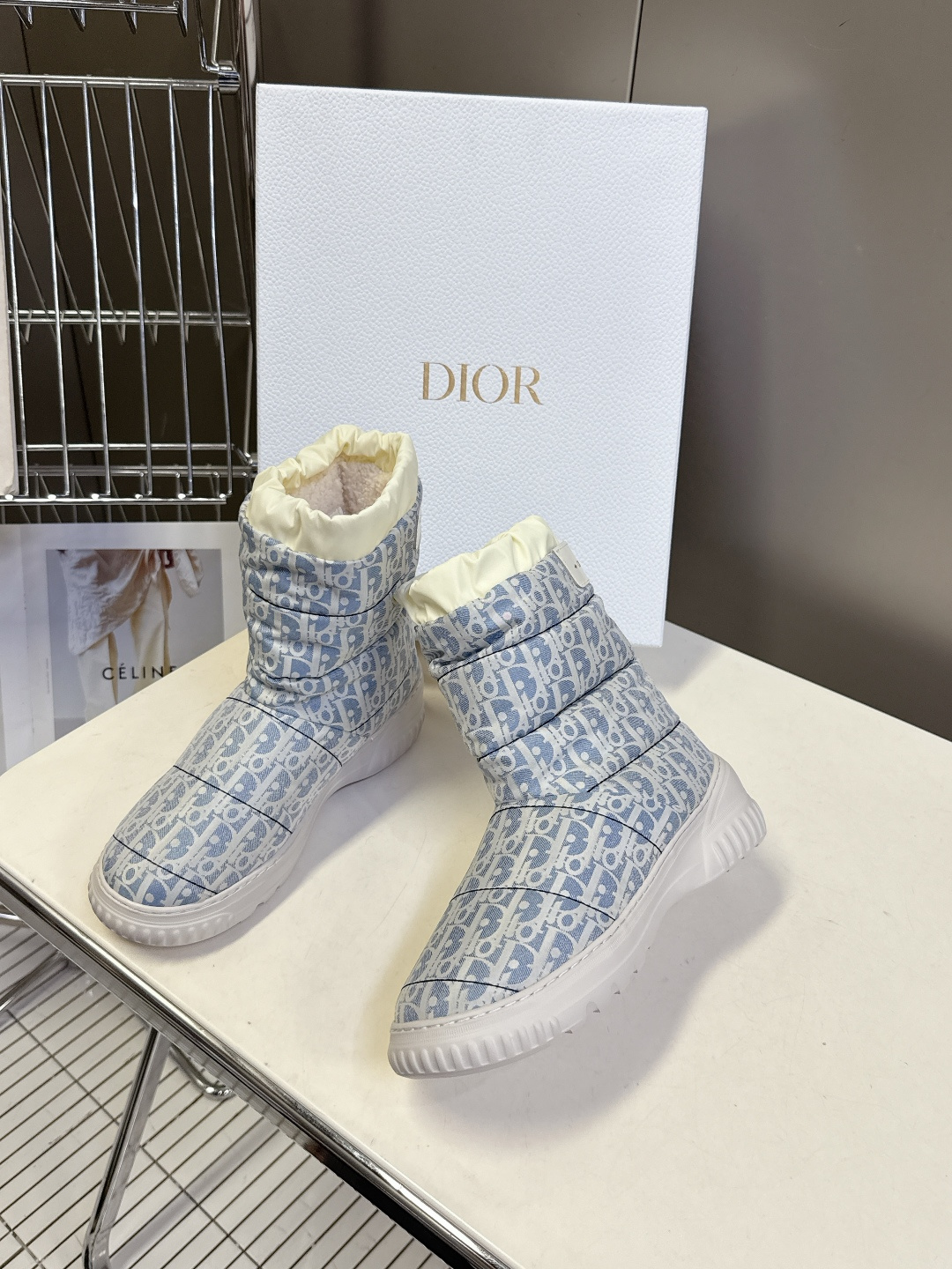 Dior迪奥秋冬最新款雪地靴 滑雪鞋 超多明星网红种草 这款Dior 及踝靴巧妙融合 Dior Chez