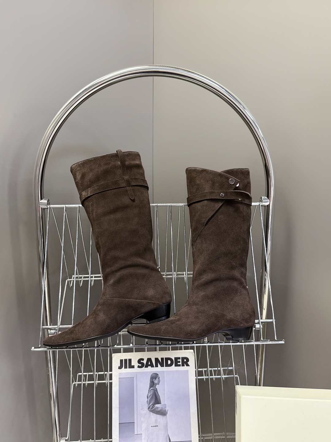 Orinous潮牌秋冬最新款复古长靴 超多明星网红种草 当下最流行的皮料风格 质感拉满 交叉的钉珠扣袢 