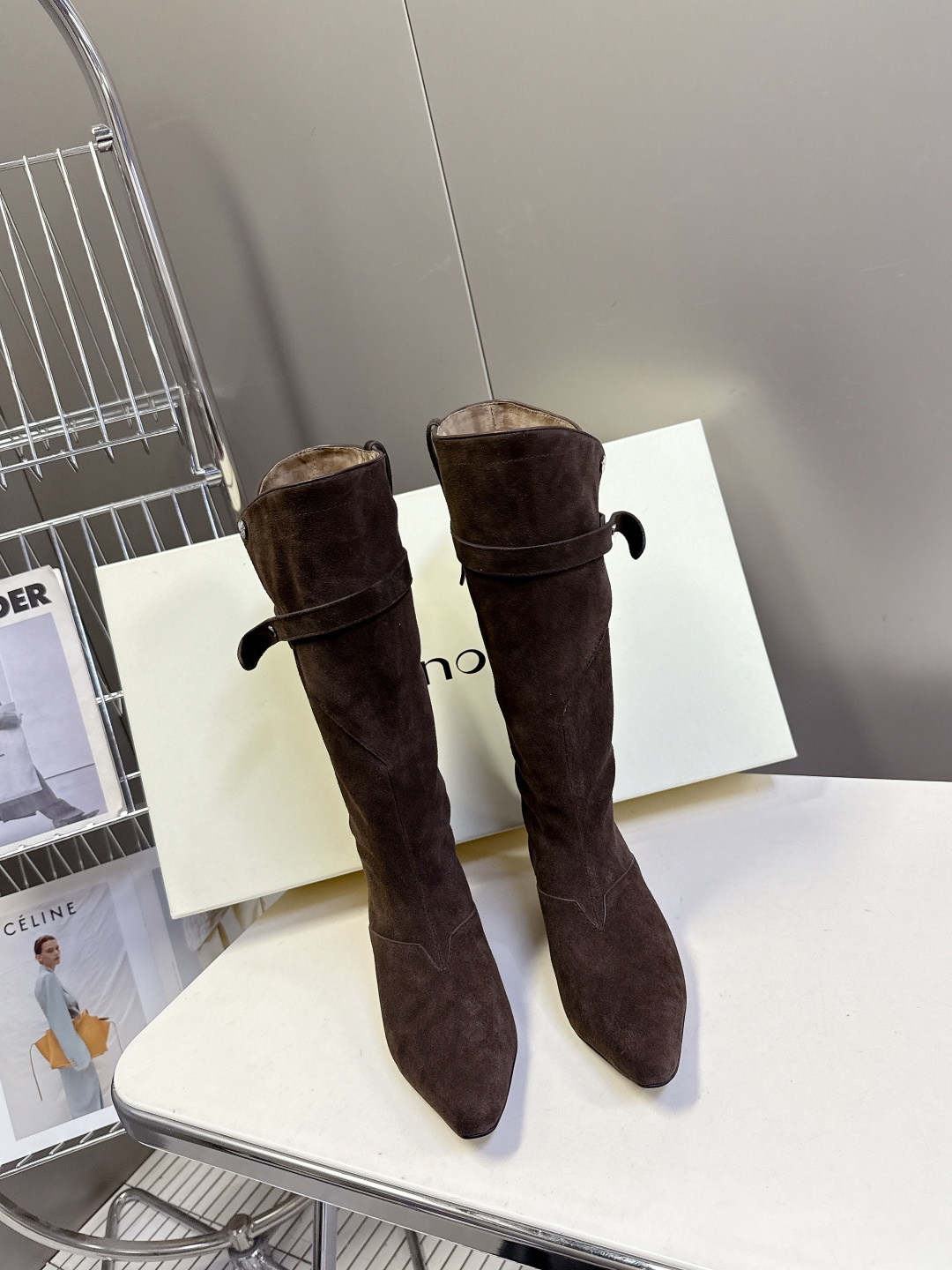 Orinous潮牌秋冬最新款复古长靴 超多明星网红种草 当下最流行的皮料风格 质感拉满 交叉的钉珠扣袢 