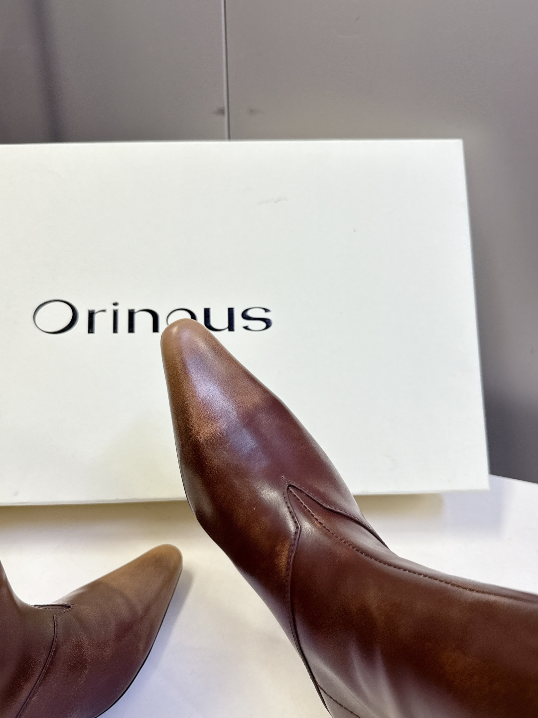 Orinous潮牌秋冬最新款复古长靴 超多明星网红种草 当下最流行的皮料风格 质感拉满 交叉的钉珠扣袢 