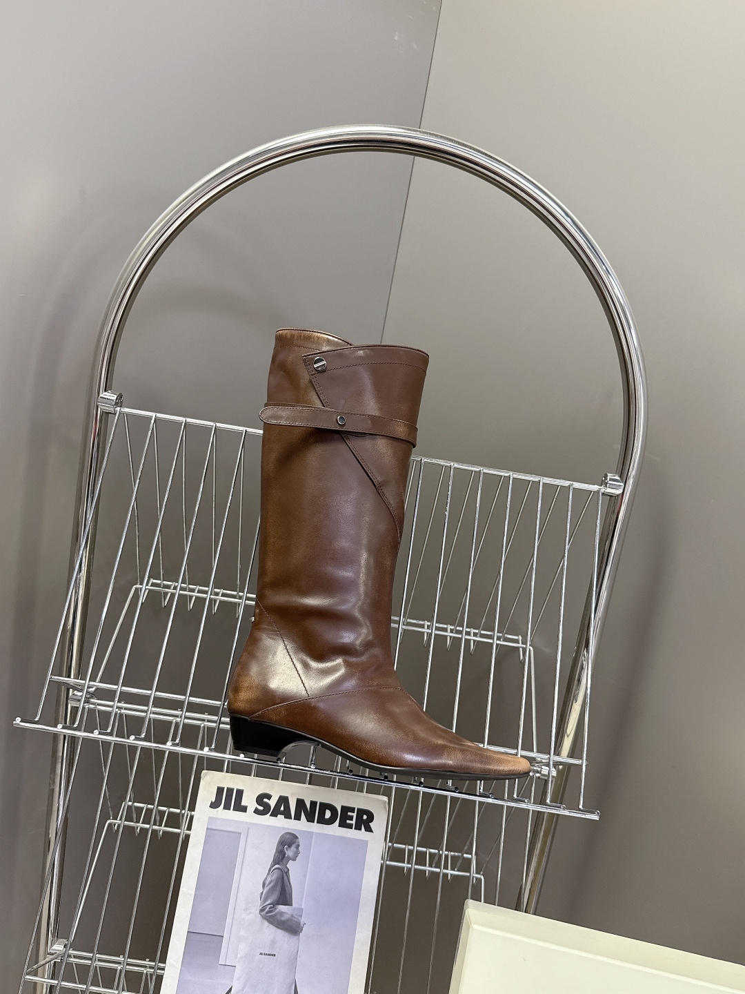 Orinous潮牌秋冬最新款复古长靴 超多明星网红种草 当下最流行的皮料风格 质感拉满 交叉的钉珠扣袢 